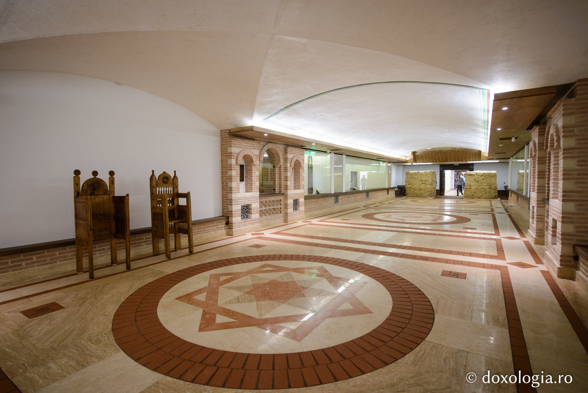 Ansamblul Mitropolitan din Iaşi s-a deschis pentru public Ansamblul Mitropolitan din Iaşi s-a deschis pentru public