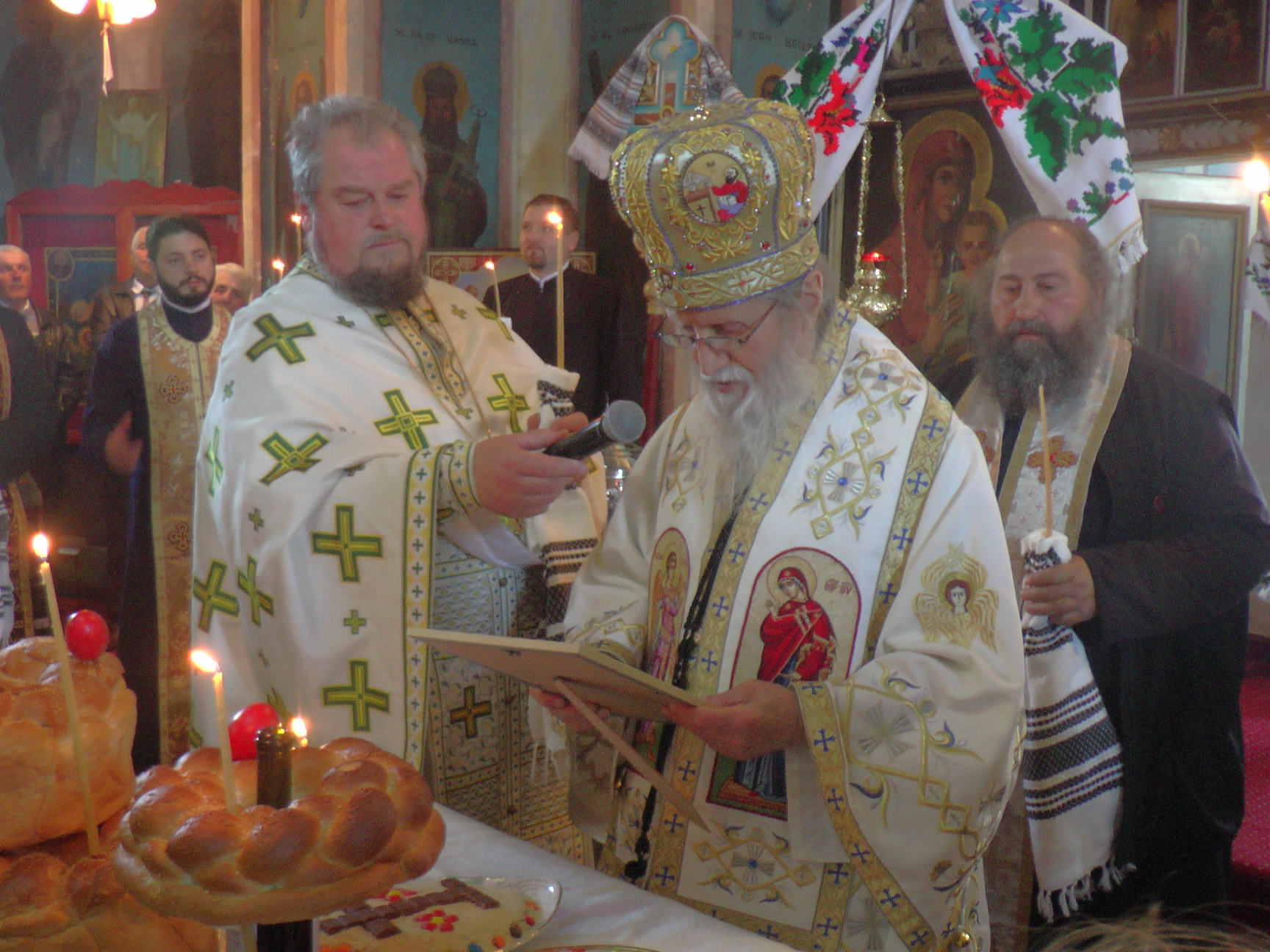 Sărbătoare arhierească în Parohia Bălcăuți