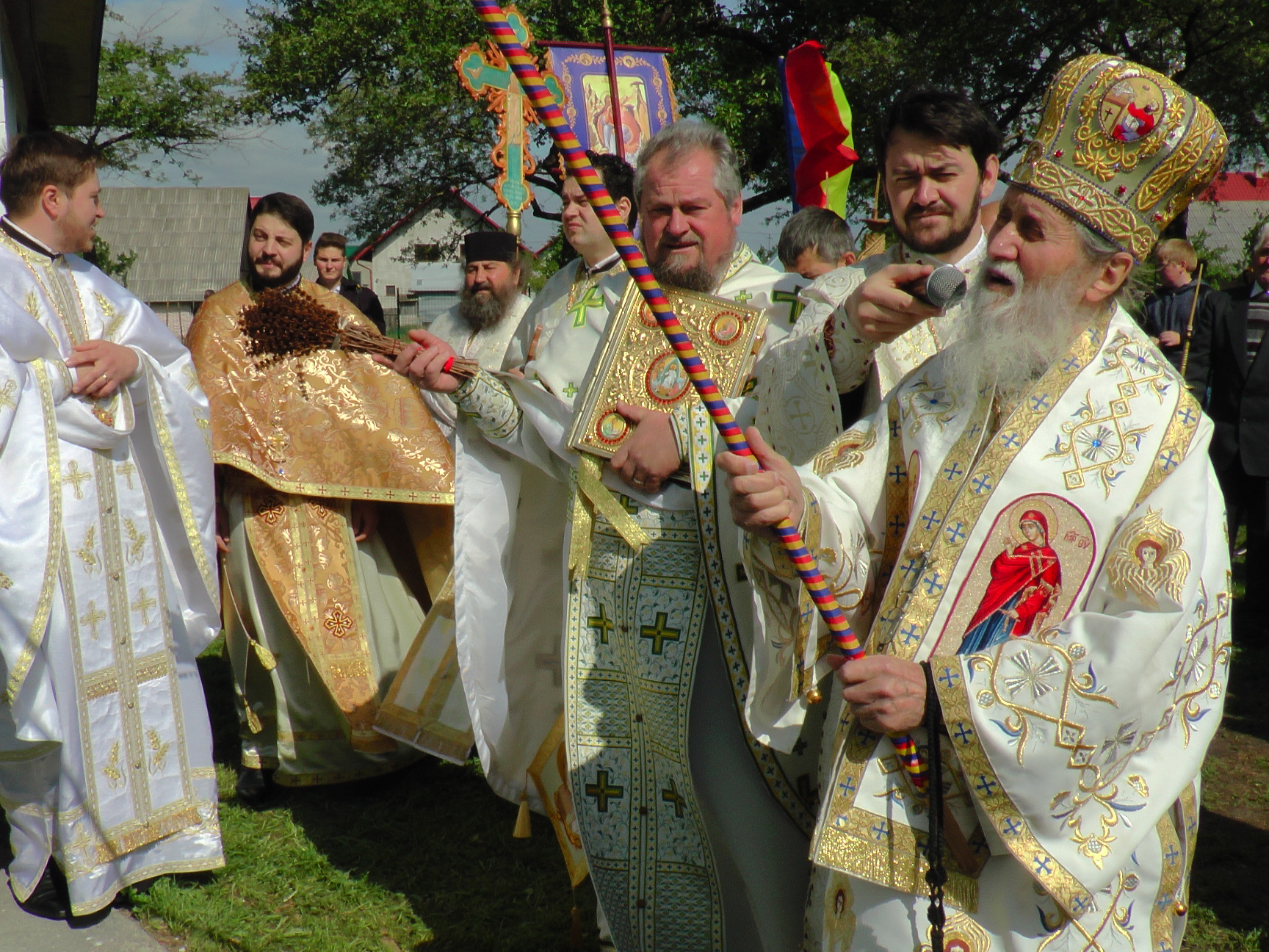 Sărbătoare arhierească în Parohia Bălcăuți