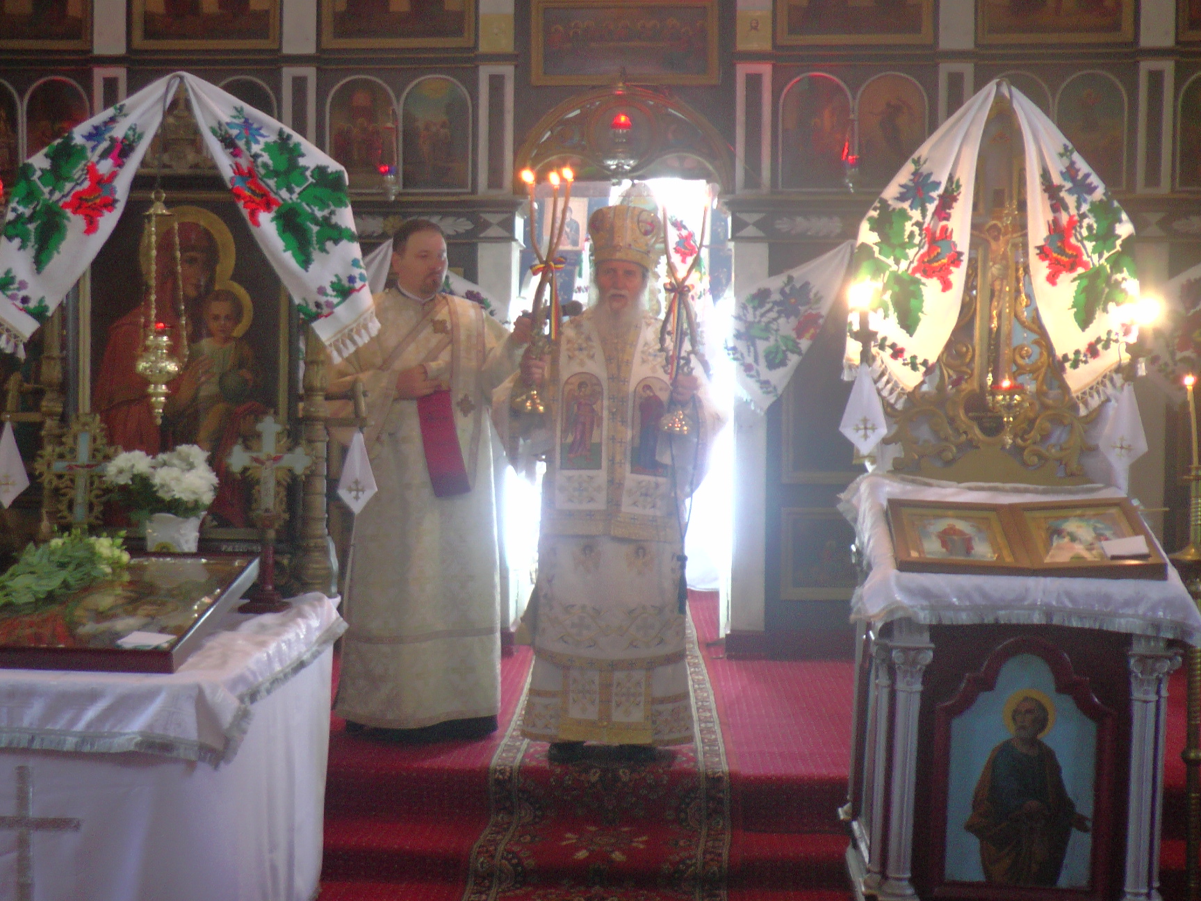 Sărbătoare arhierească în Parohia Bălcăuți