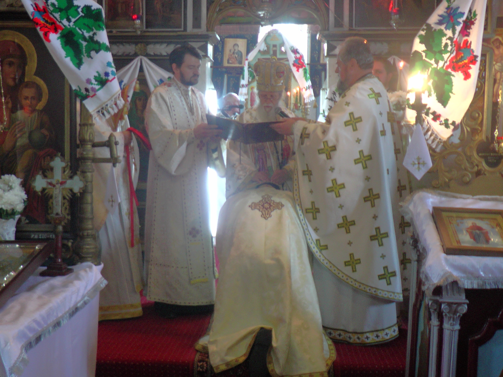 Sărbătoare arhierească în Parohia Bălcăuți