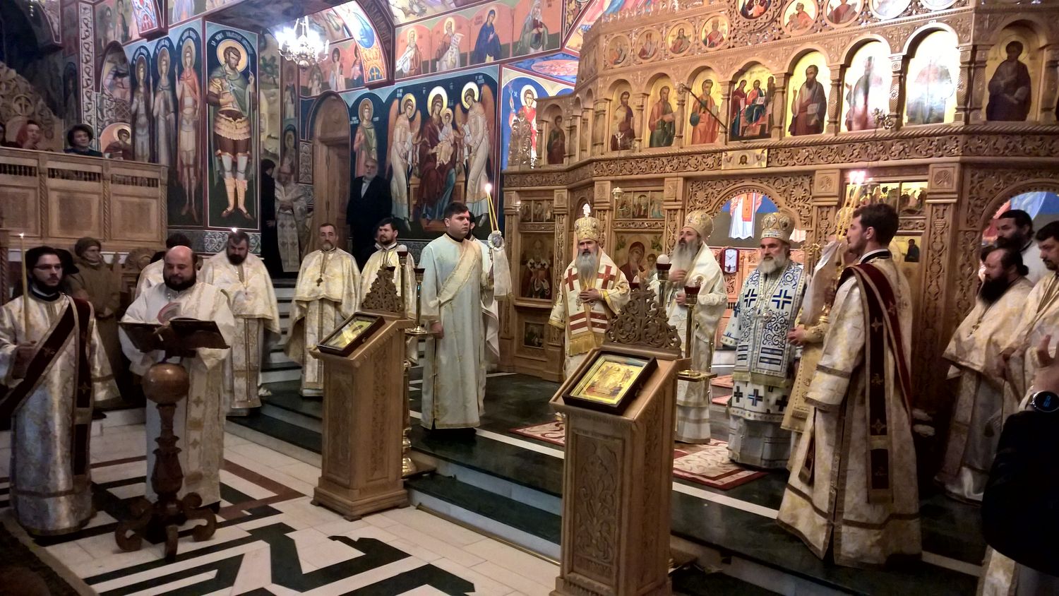 Ierarhi, preoți și credincioși, la pomenirea Episcopului Ioachim Mareș Ierarhi, preoți și credincioși, la pomenirea Episcopului Ioachim Mareș