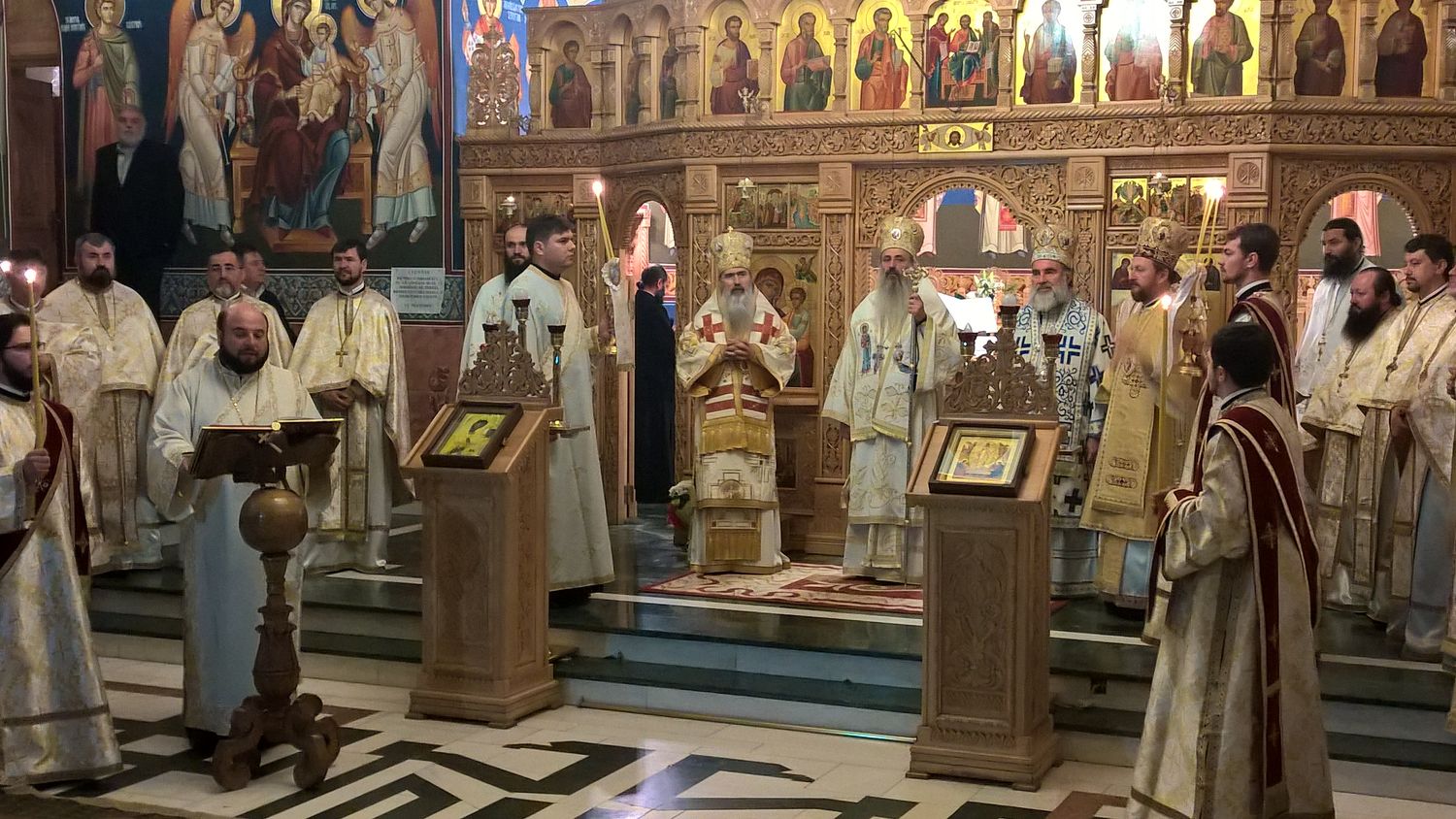 Ierarhi, preoți și credincioși, la pomenirea Episcopului Ioachim Mareș Ierarhi, preoți și credincioși, la pomenirea Episcopului Ioachim Mareș