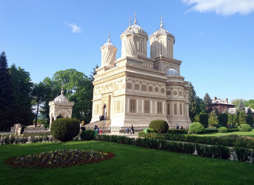 Slujbă de priveghere, la Catedrala Arhiepiscopală din Curtea de Argeş