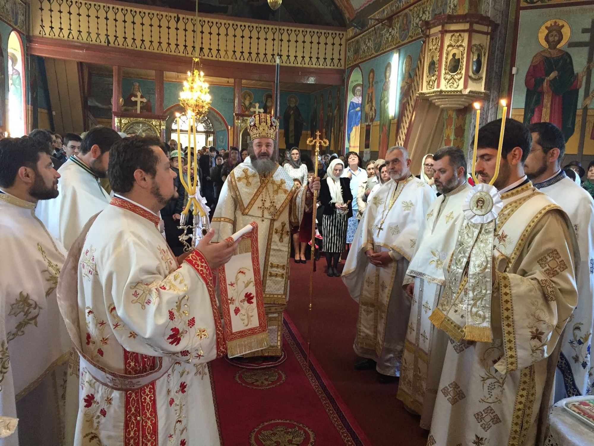 Liturghie arhierească în Parohia „Sfântul Dumitru” din Ploieşti