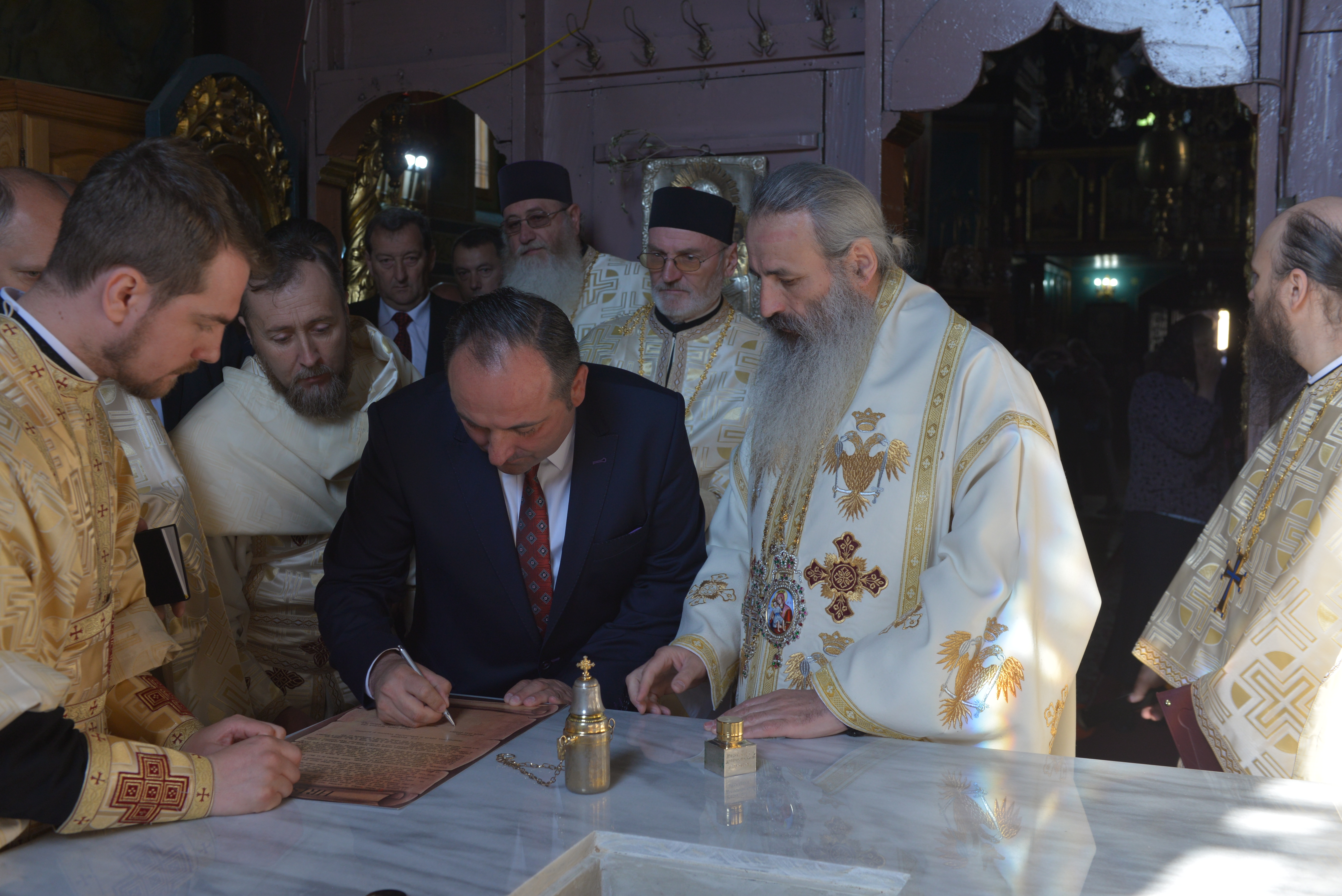 Biserica „Sfântul Haralambie” din orașul Târgu Neamț, resfințită de Mitropolitul Moldovei și Bucovinei