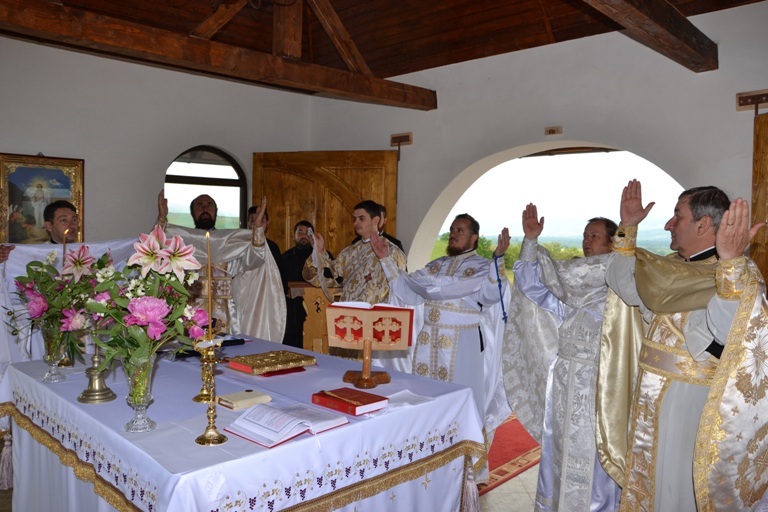 Aşezământul monahal-social „Ţara Almăjului” şi-a sărbătorit hramul Aşezământul monahal-social „Ţara Almăjului” şi-a sărbătorit hramul