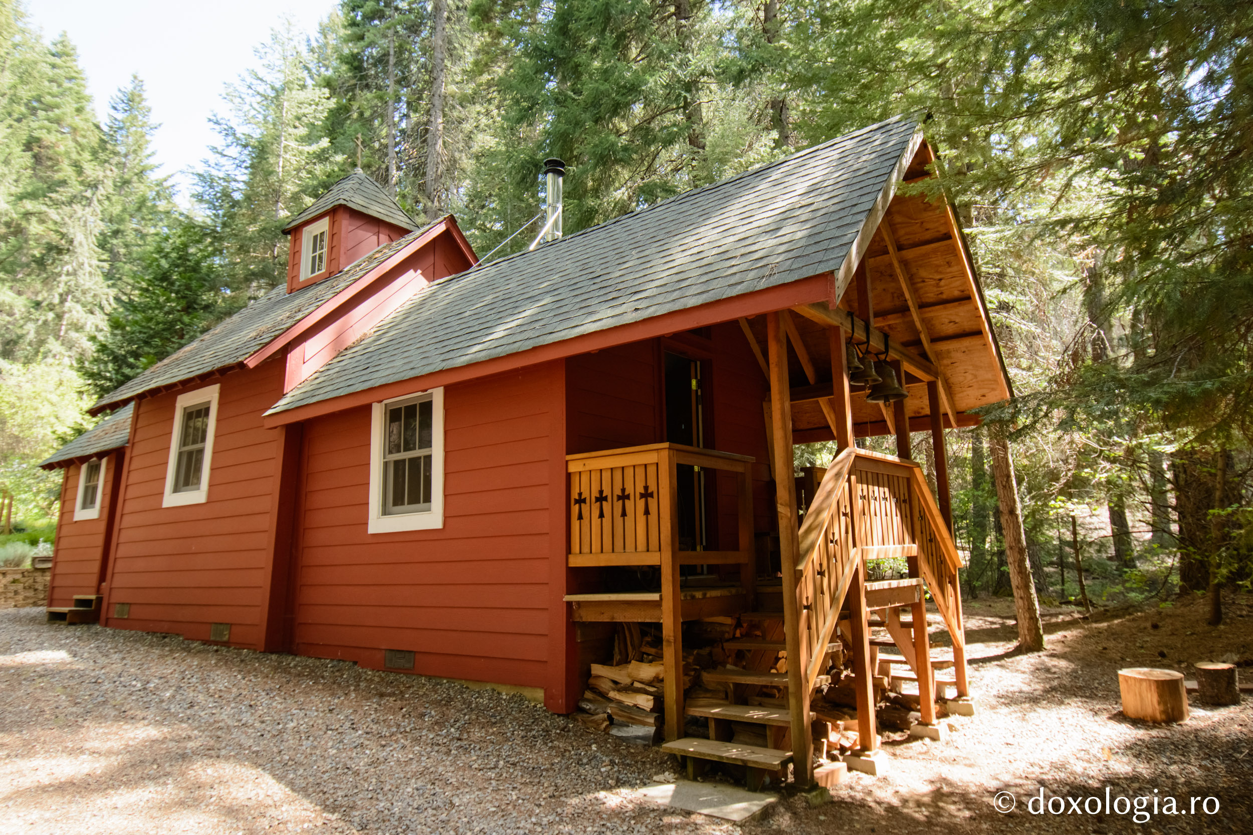 Schitul „Sfânta Xenia” din Wildwood, California