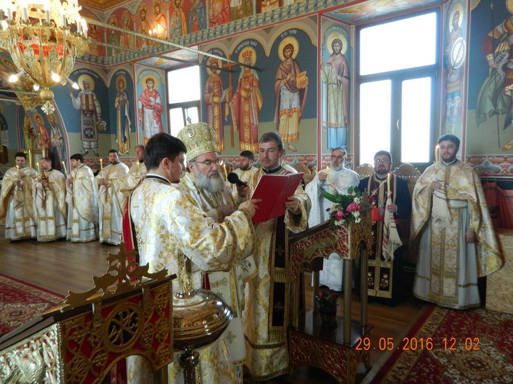 IPS Ioachim a sfinţit biserica Parohiei Mândrișca Porţi spre ceruri în Mitropolia Moldovei şi Bucovinei