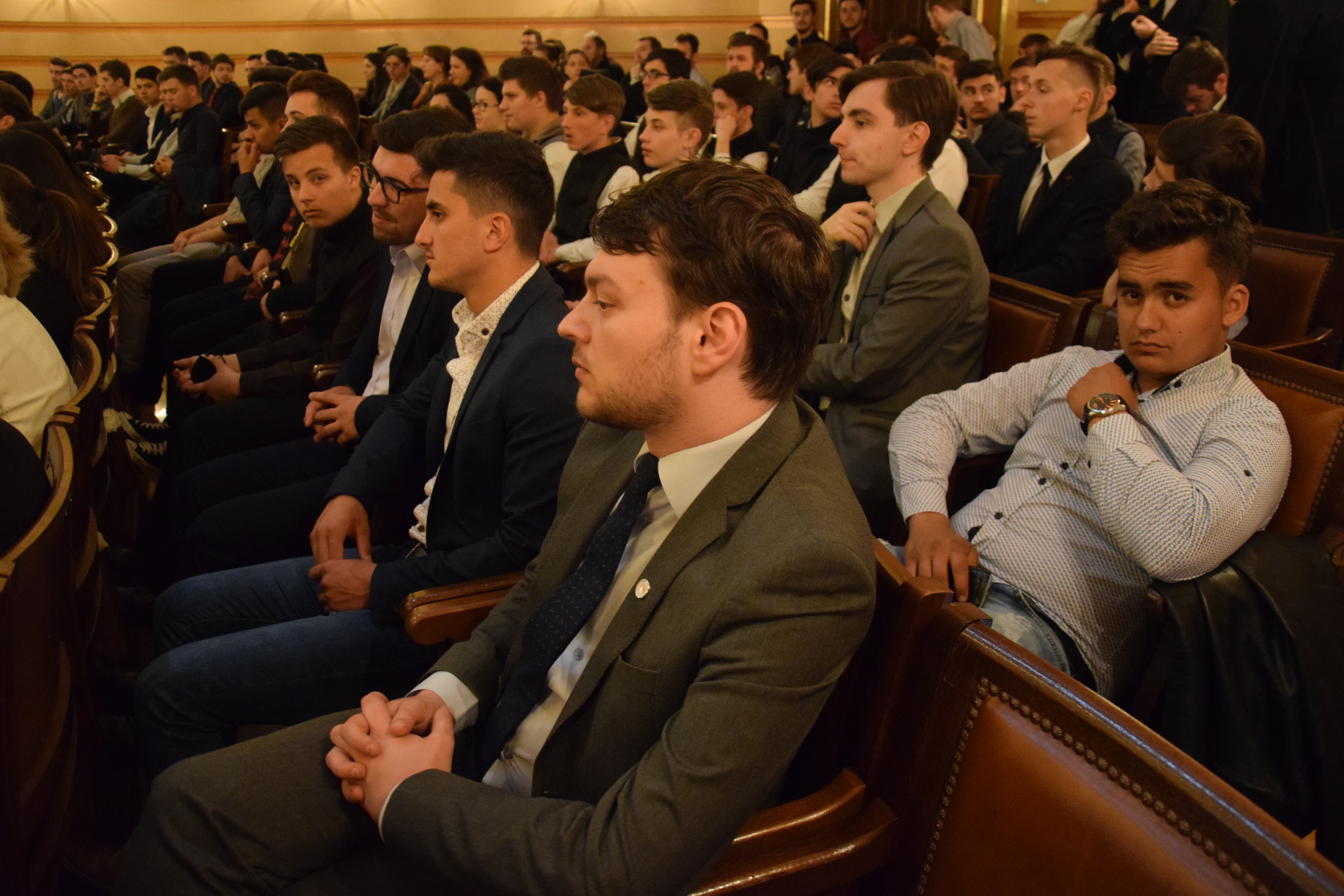 „Un model de educație integral presupune un raport de cooperare între Familie, Școală si Biserică” „Un model de educație integral presupune un raport de cooperare între Familie, Școală si Biserică”