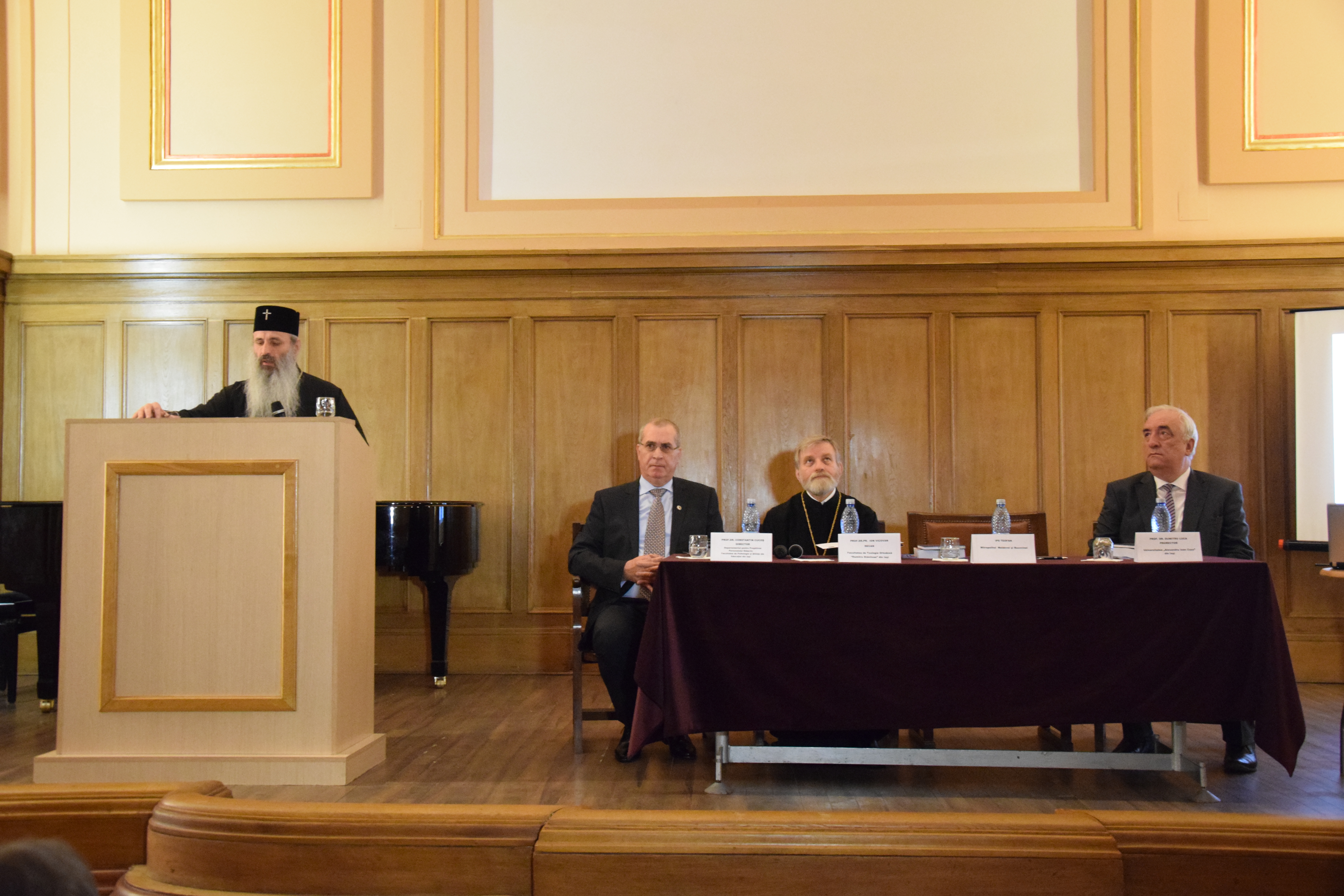 „Un model de educație integral presupune un raport de cooperare între Familie, Școală si Biserică” „Un model de educație integral presupune un raport de cooperare între Familie, Școală si Biserică”