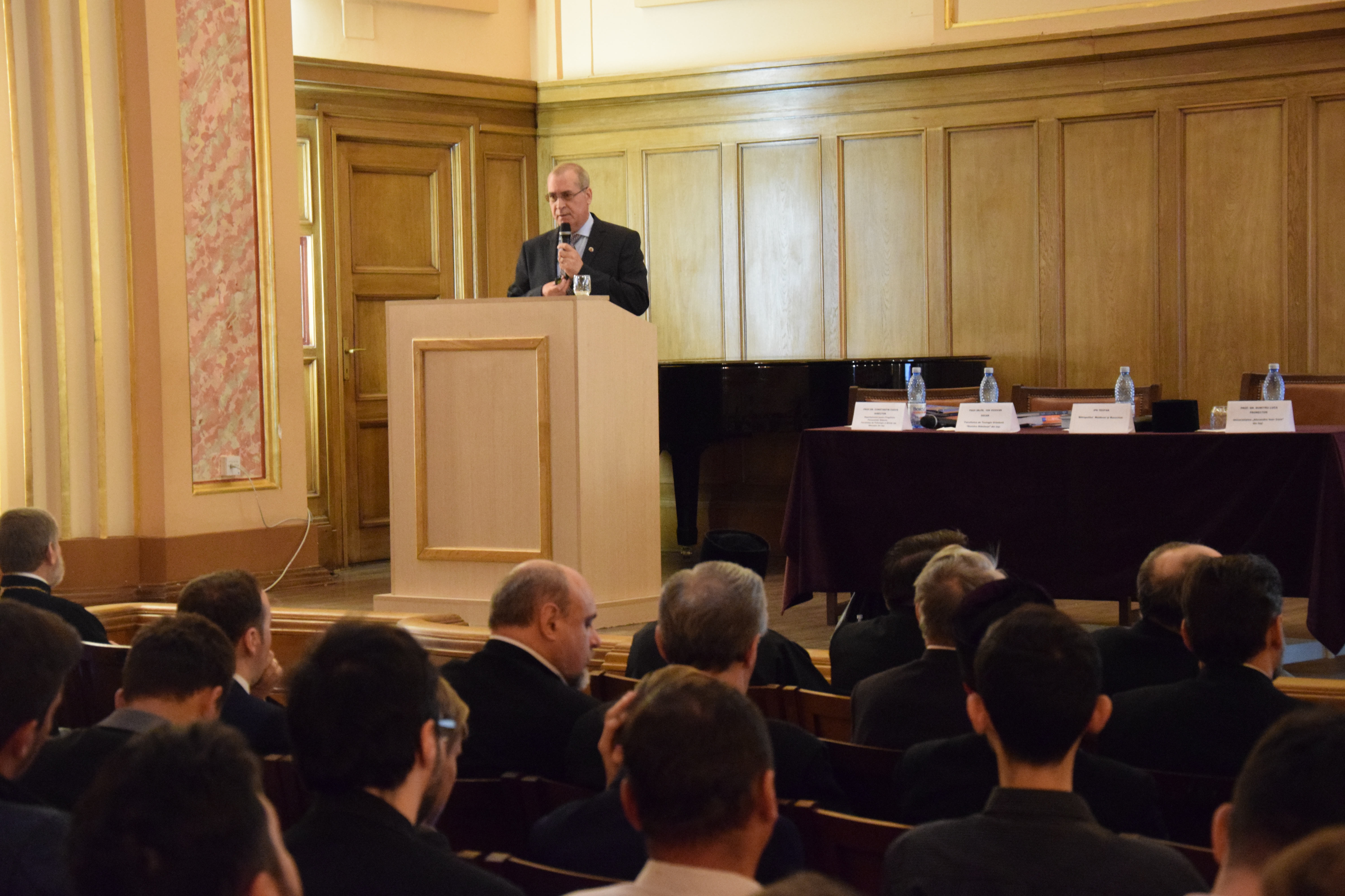 „Un model de educație integral presupune un raport de cooperare între Familie, Școală si Biserică” „Un model de educație integral presupune un raport de cooperare între Familie, Școală si Biserică”