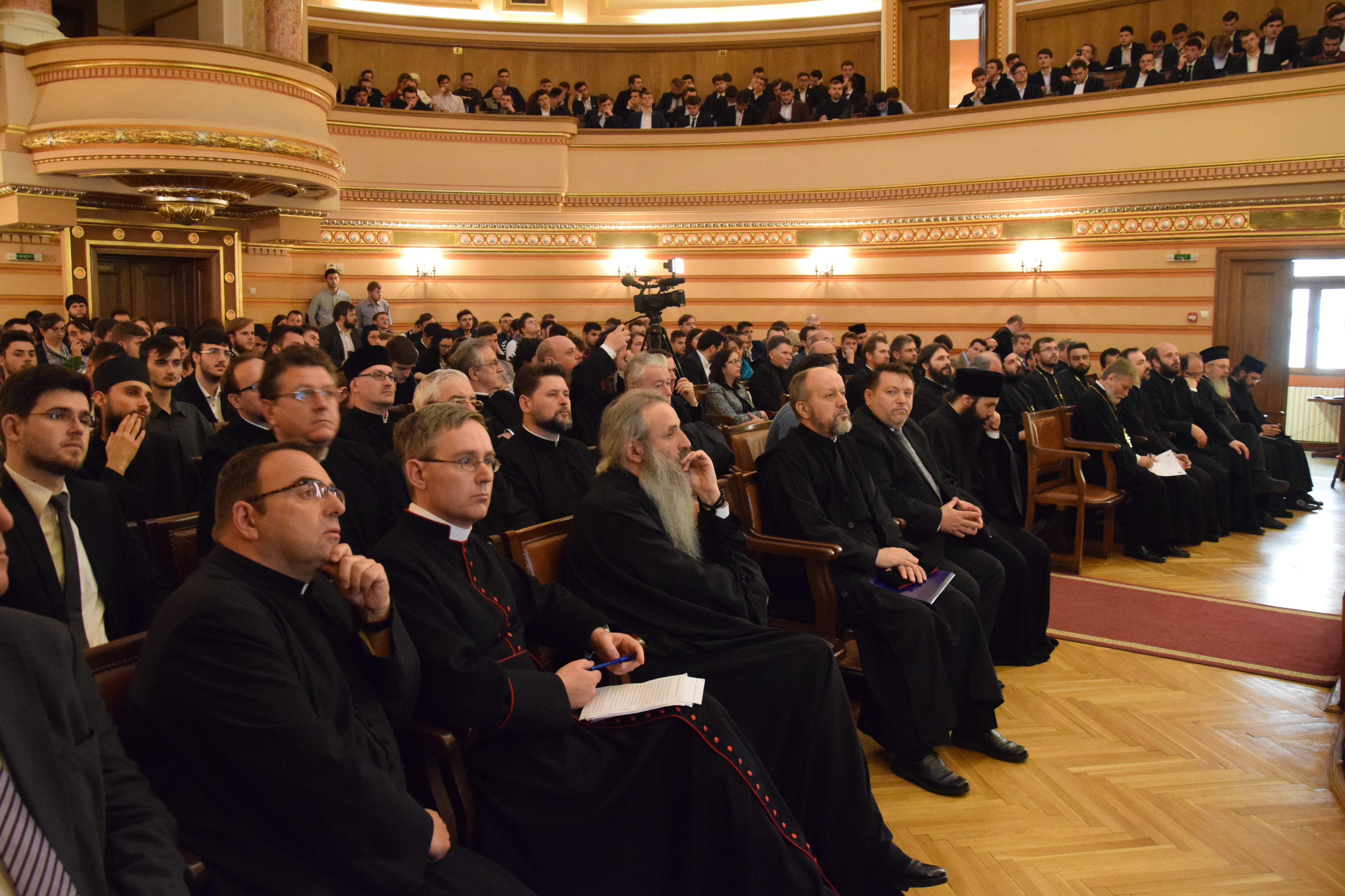 „Un model de educație integral presupune un raport de cooperare între Familie, Școală si Biserică” „Un model de educație integral presupune un raport de cooperare între Familie, Școală si Biserică”