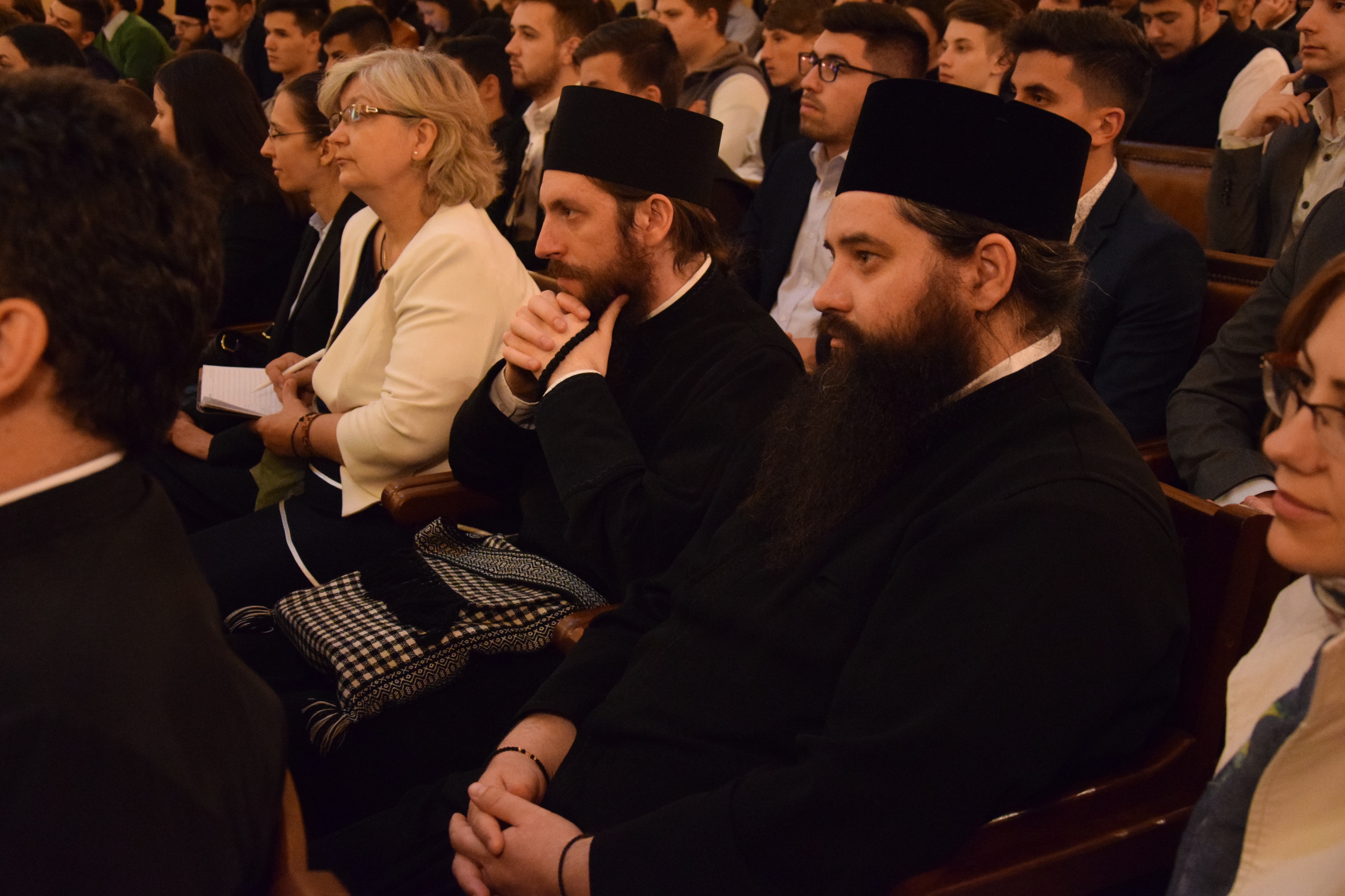 „Un model de educație integral presupune un raport de cooperare între Familie, Școală si Biserică” „Un model de educație integral presupune un raport de cooperare între Familie, Școală si Biserică”