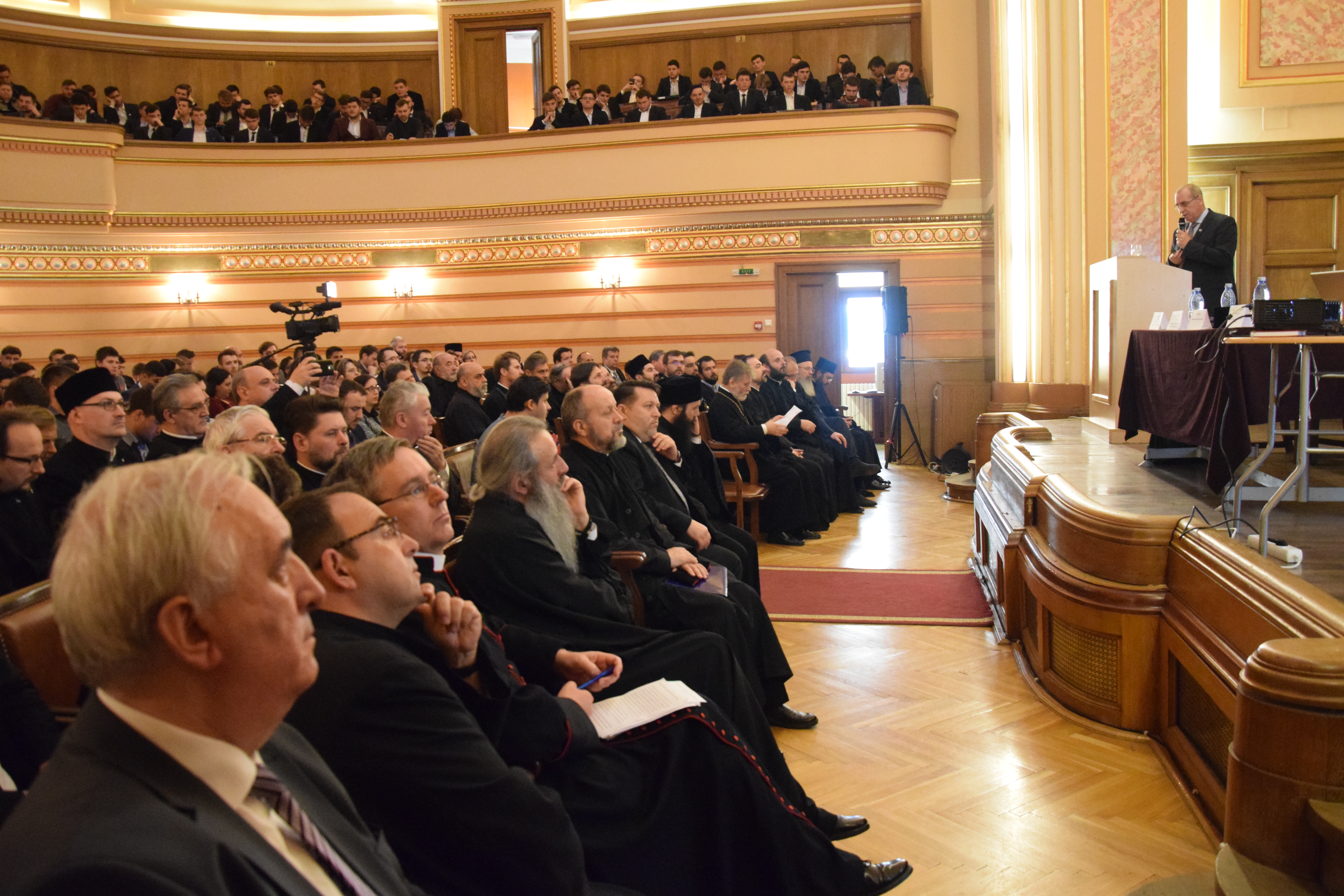 „Un model de educație integral presupune un raport de cooperare între Familie, Școală si Biserică” „Un model de educație integral presupune un raport de cooperare între Familie, Școală si Biserică”