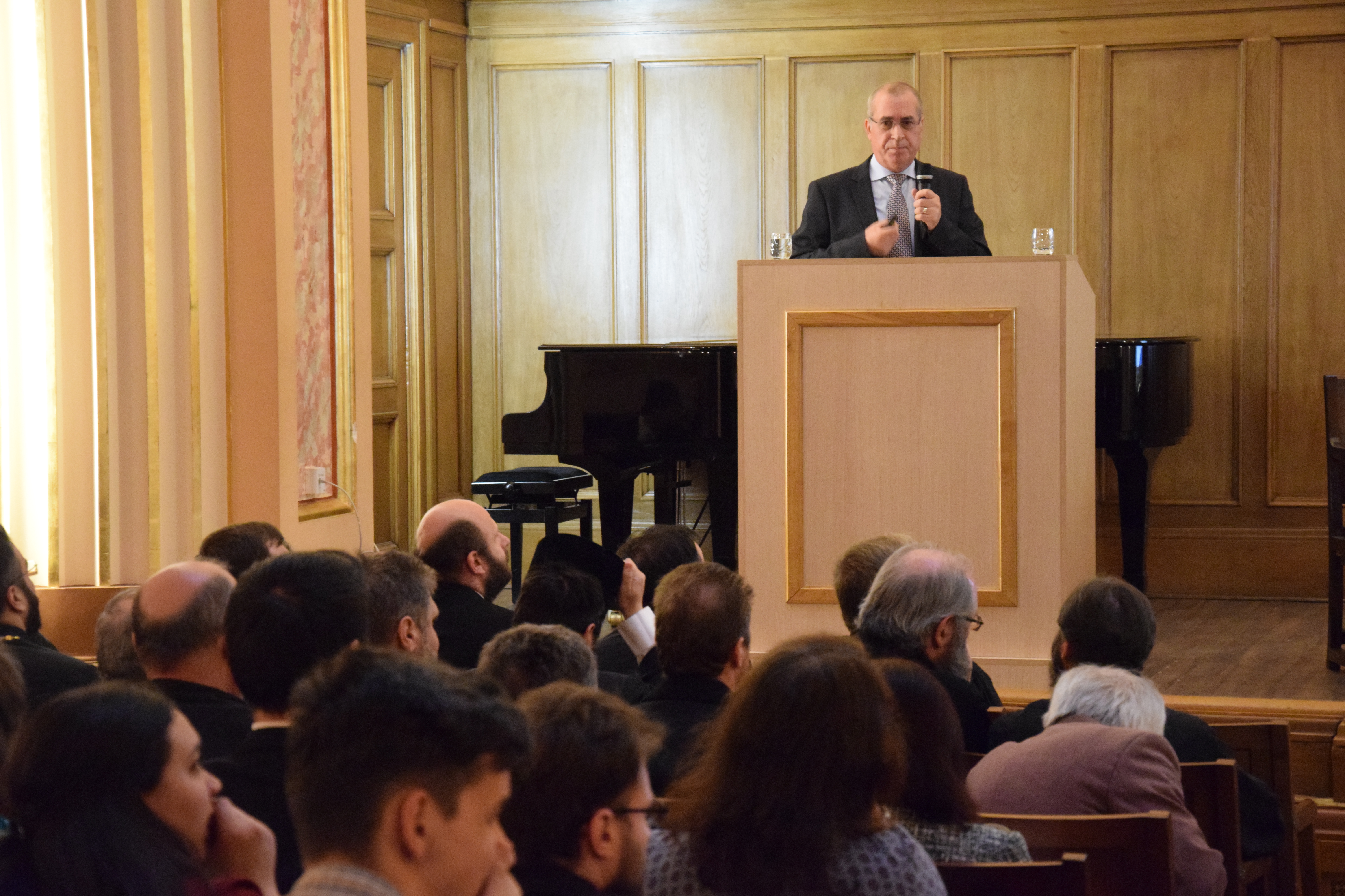 „Un model de educație integral presupune un raport de cooperare între Familie, Școală si Biserică” „Un model de educație integral presupune un raport de cooperare între Familie, Școală si Biserică”