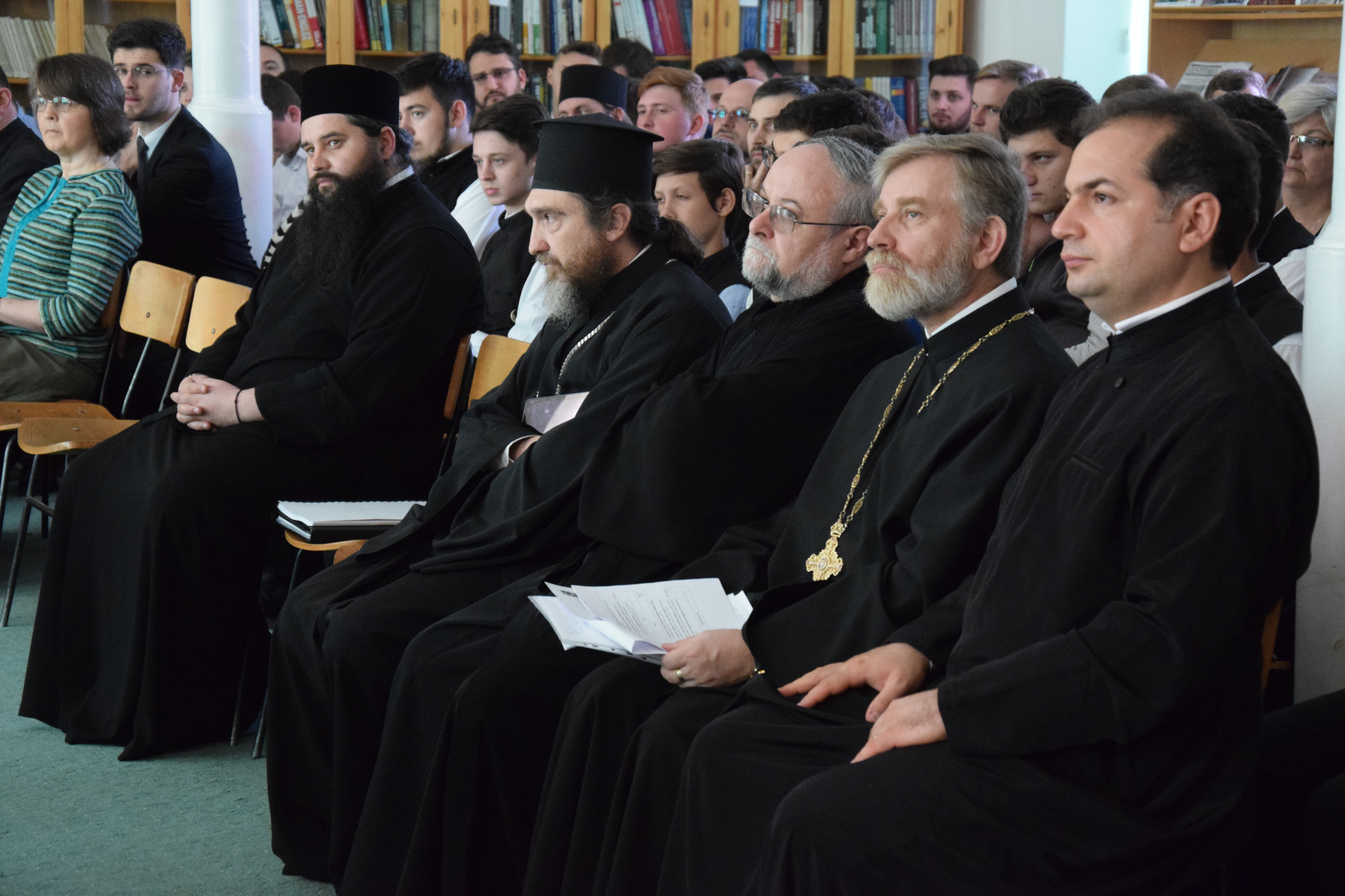 „Un model de educație integral presupune un raport de cooperare între Familie, Școală si Biserică” „Un model de educație integral presupune un raport de cooperare între Familie, Școală si Biserică”