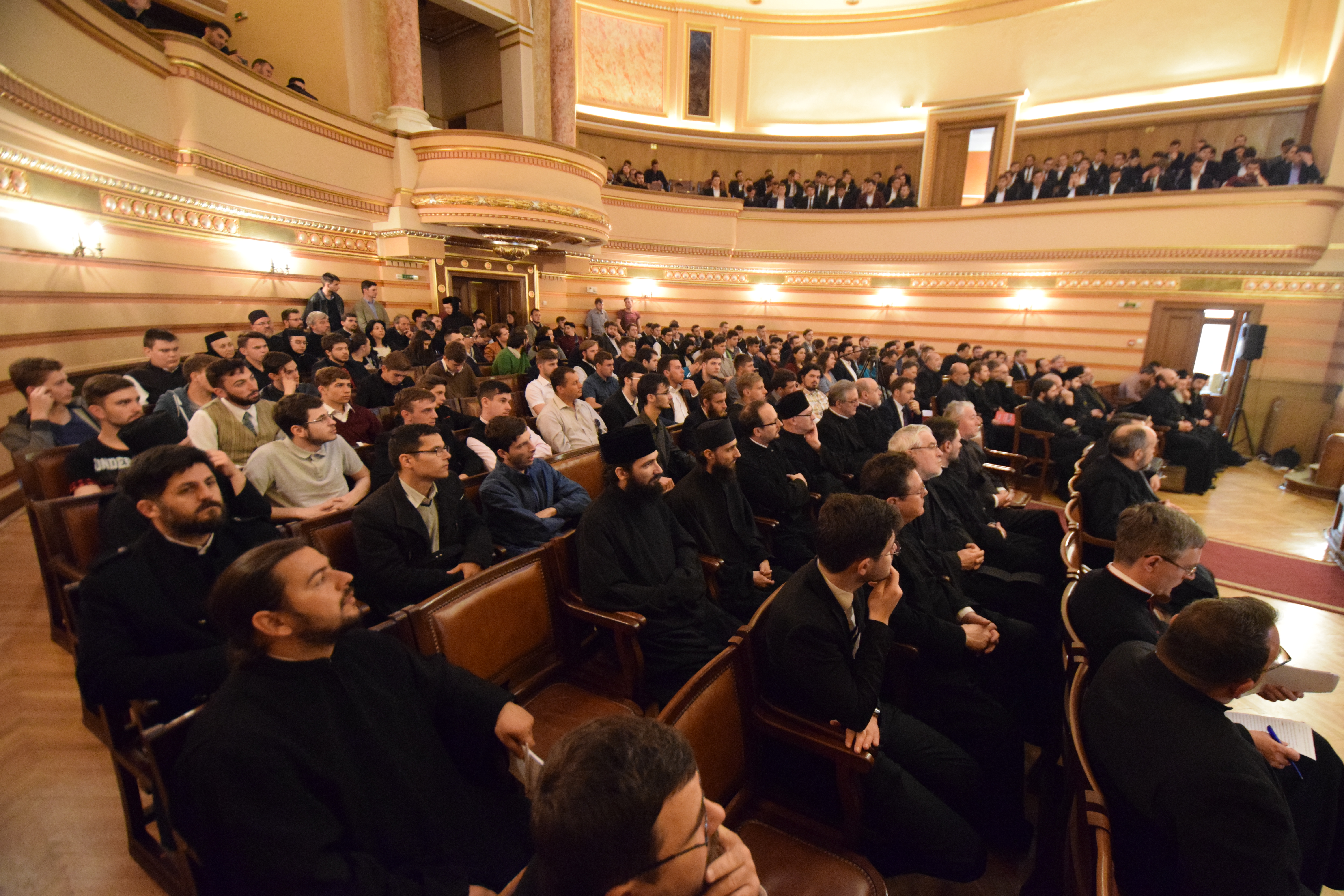 „Un model de educație integral presupune un raport de cooperare între Familie, Școală si Biserică” „Un model de educație integral presupune un raport de cooperare între Familie, Școală si Biserică”