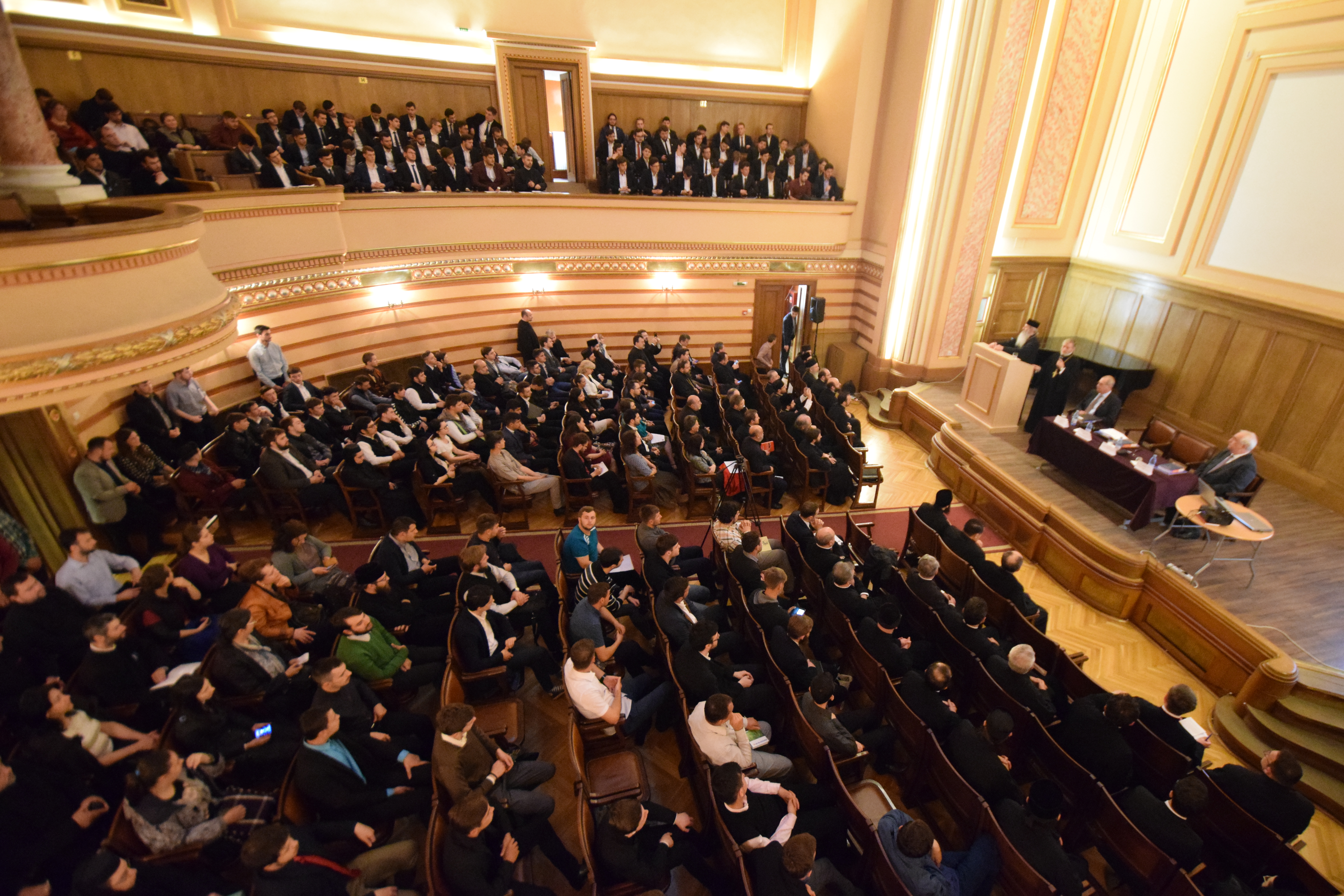 „Un model de educație integral presupune un raport de cooperare între Familie, Școală si Biserică” „Un model de educație integral presupune un raport de cooperare între Familie, Școală si Biserică”