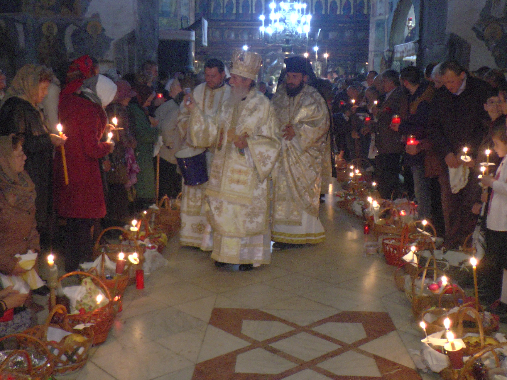 Cum a fost sărbătorită Învierea Domnului în Mitropolia Moldovei și Bucovinei