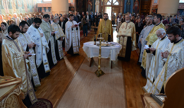 „Să avem tăria de a mărturisi credinţa în Dumnezeu“