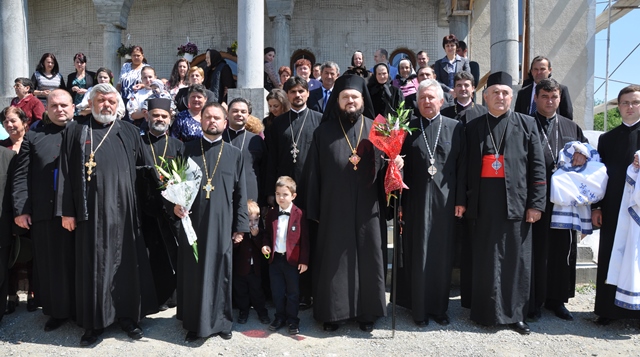 Episcopul Sălajului, în parohia Recea Mare de sărbătoarea Sfinților Împărați Constantin și Elena