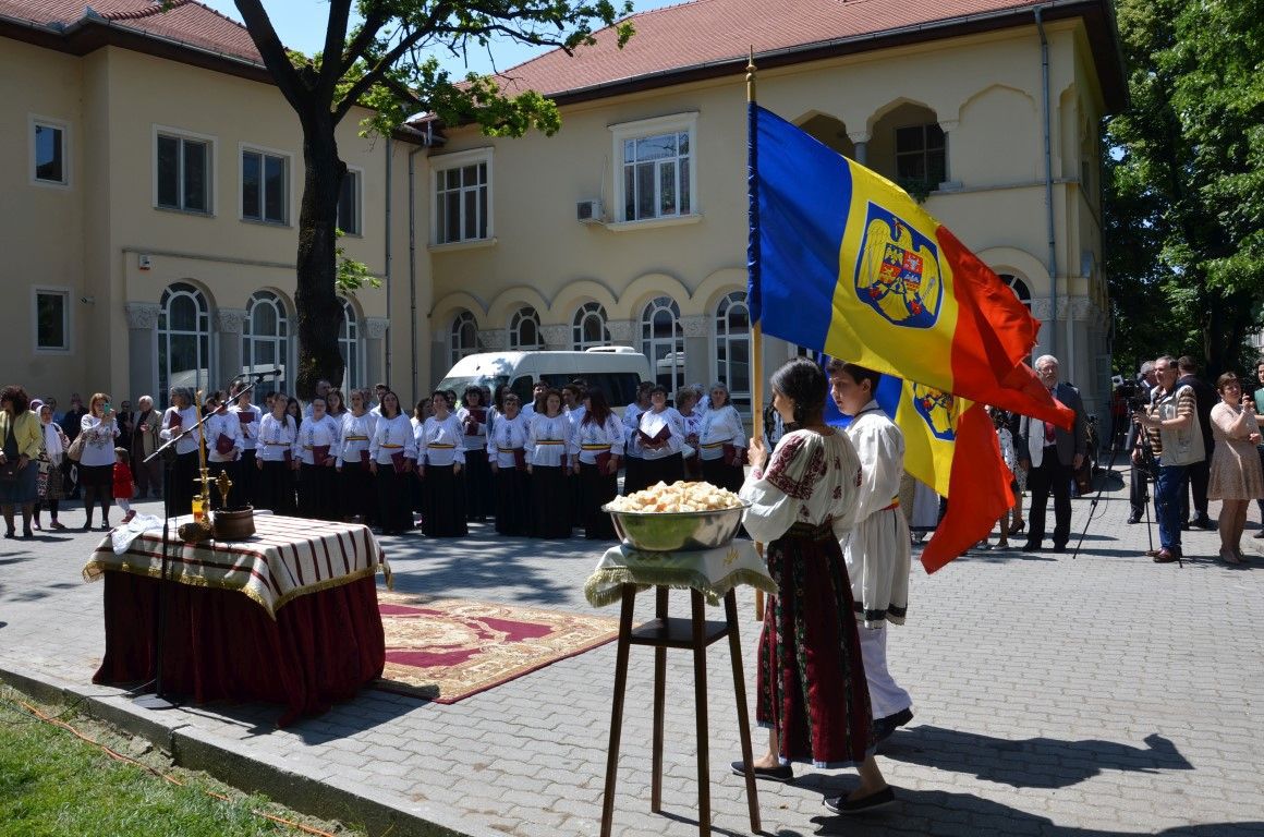 Ceremonia de dezvelire și de binecuvântare a bustului muzicologului Sabin Drăgoi