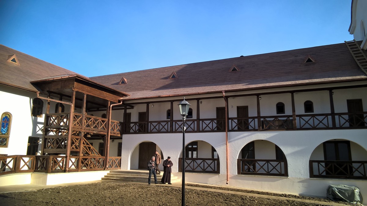 Minunea de la Mănăstirea Răchitoasa Minunea de la Mănăstirea Răchitoasa