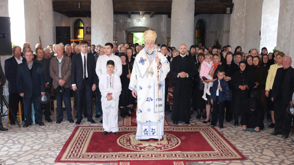 Liturghie arhierească în Parohia Gârbovi I, Protopopiatul Urziceni Liturghie arhierească în Parohia Gârbovi I, Protopopiatul Urziceni