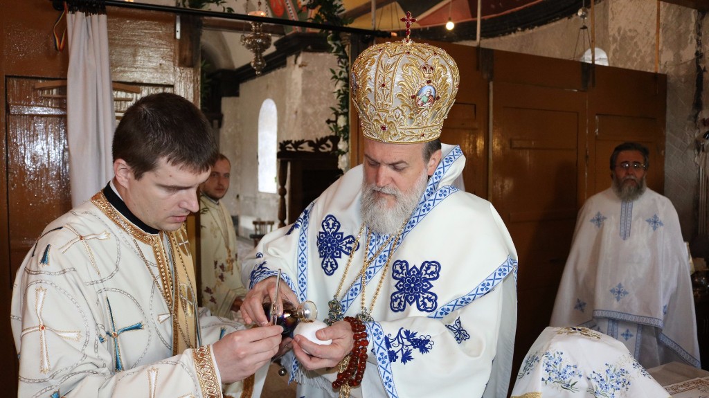 Liturghie arhierească în Parohia Gârbovi I, Protopopiatul Urziceni Liturghie arhierească în Parohia Gârbovi I, Protopopiatul Urziceni