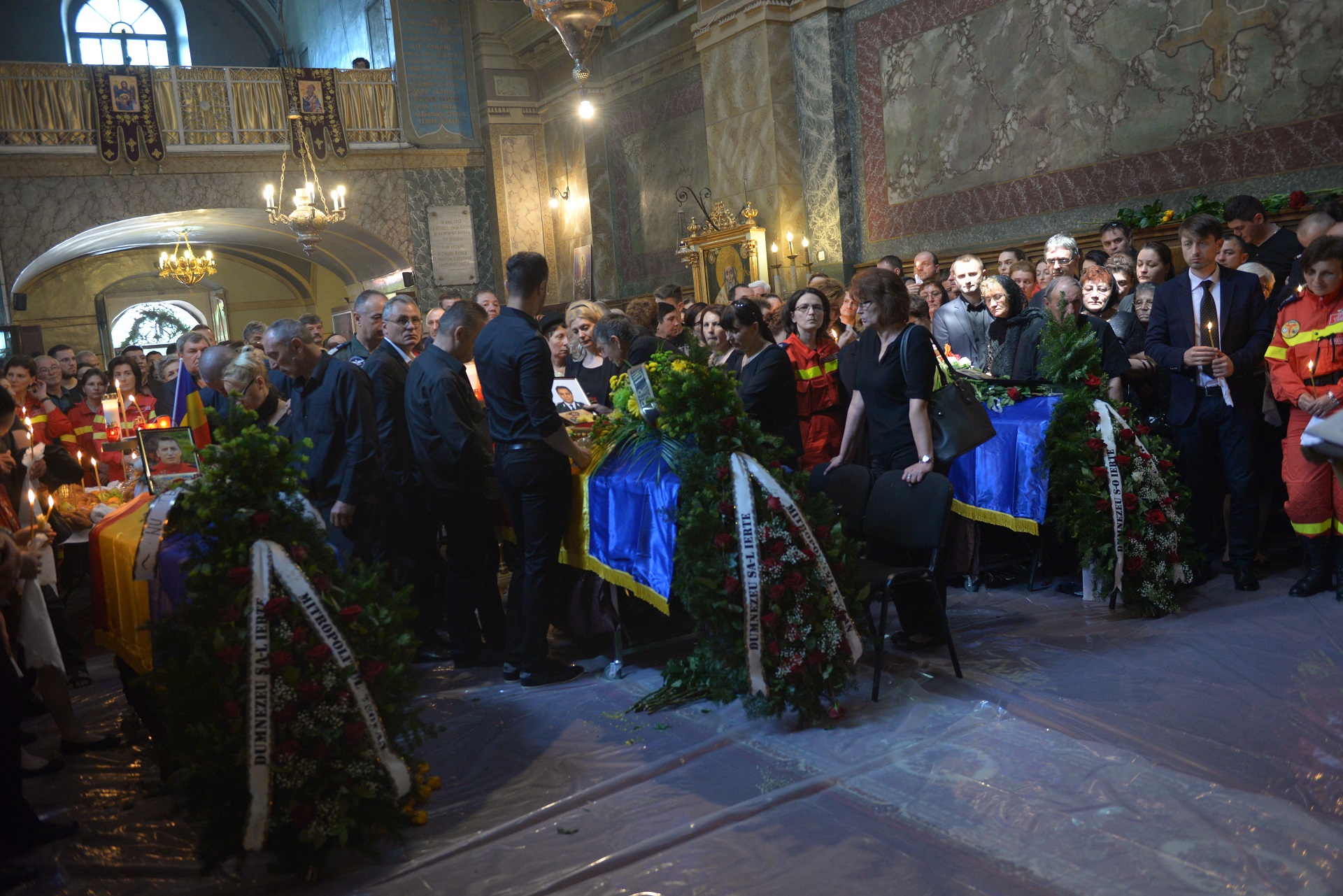 Cei patru eroi ai SMURD Iași au fost înmormântați