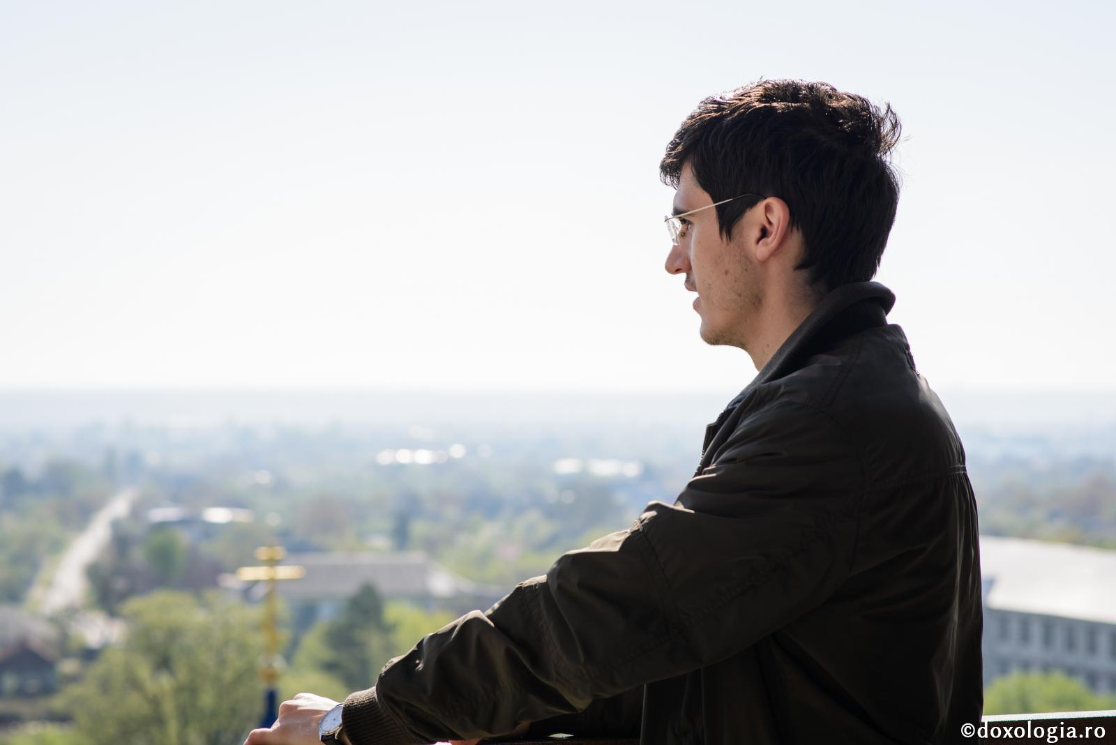 Cum putem trăi în viața agitată din zilele noastre având în minte gândul la Dumnezeu?