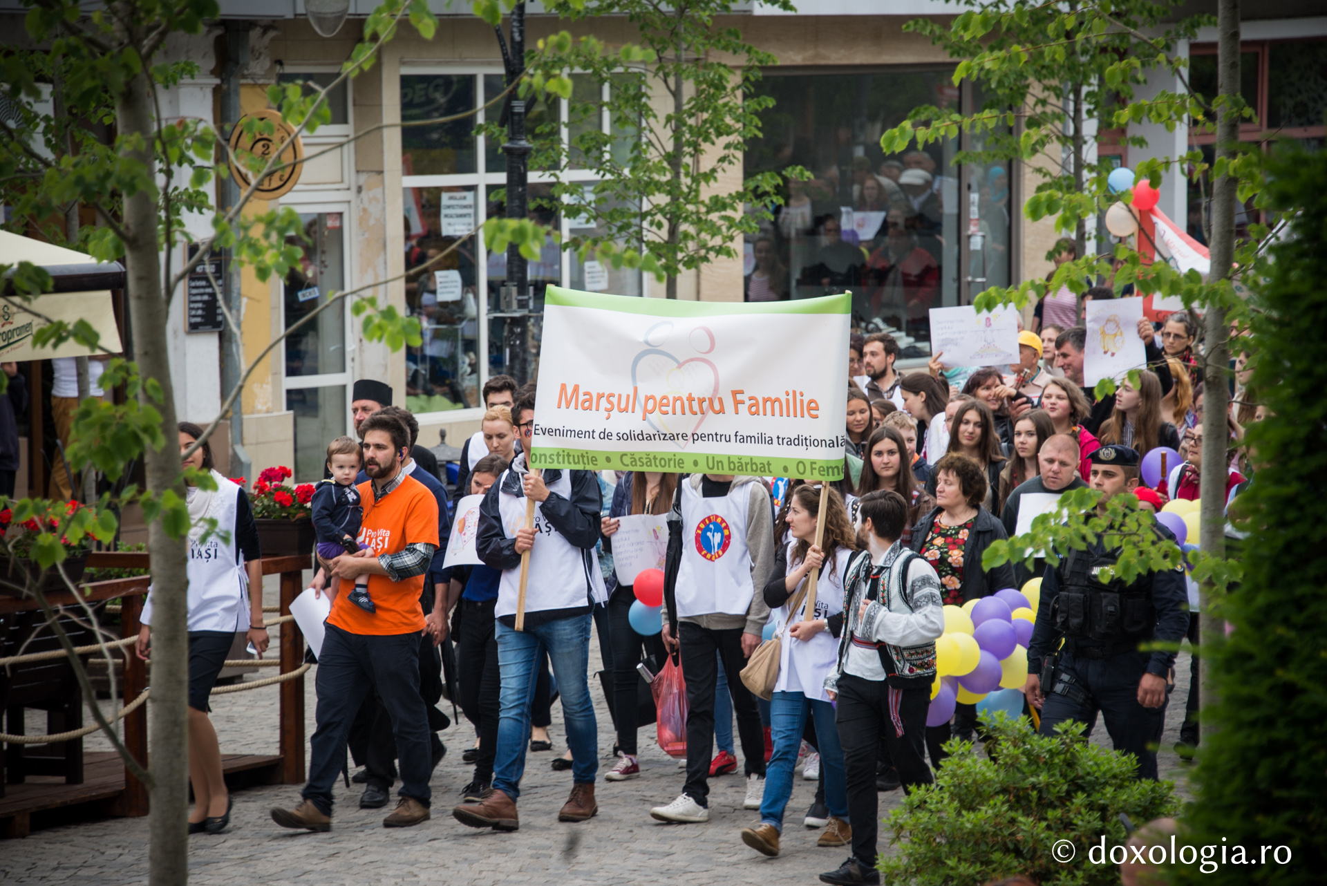 „Marșul pentru familie”, ediția a III-a: „Noi credem în viitorul familiei; ceea ce este firesc, rămâne firesc” „Marșul pentru familie”, ediția a III-a: „Noi credem în viitorul familiei; ceea ce este firesc, rămâne firesc”