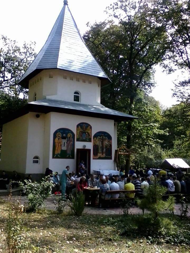 Pacienţii de la Grajduri i-au cinstit pe Sfinţii Petru şi Pavel Pacienţii de la Grajduri i-au cinstit pe Sfinţii Petru şi Pavel