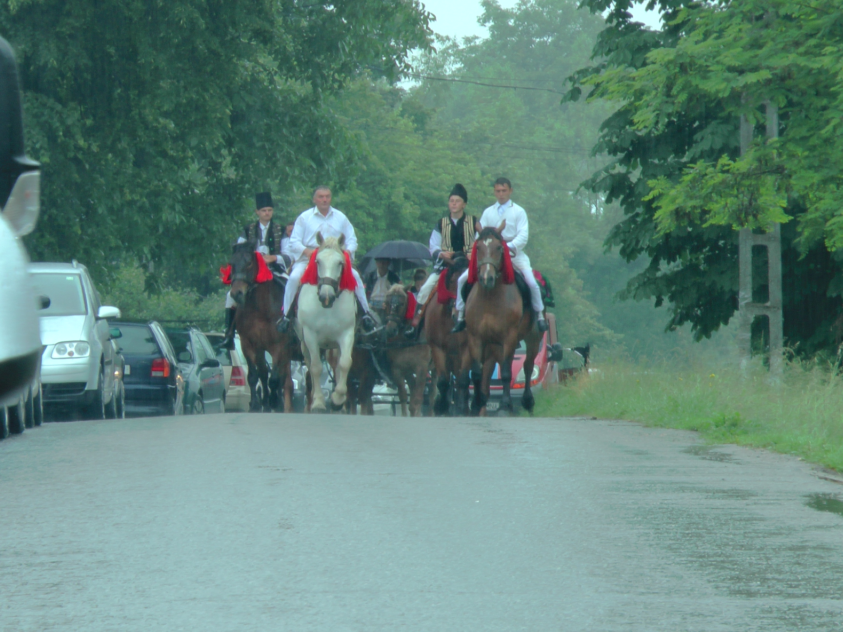 120 de ani de la târnosirea bisericii din Cacica, sărbătoriţi prin Liturghie arhierească