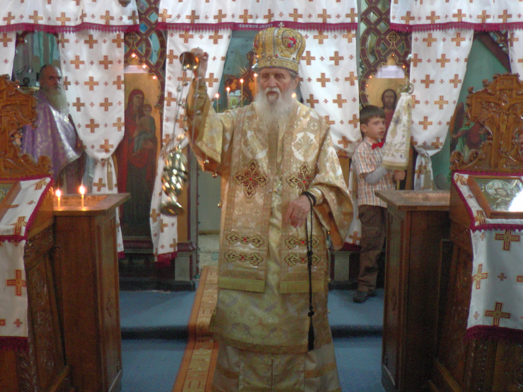 120 de ani de la târnosirea bisericii din Cacica, sărbătoriţi prin Liturghie arhierească