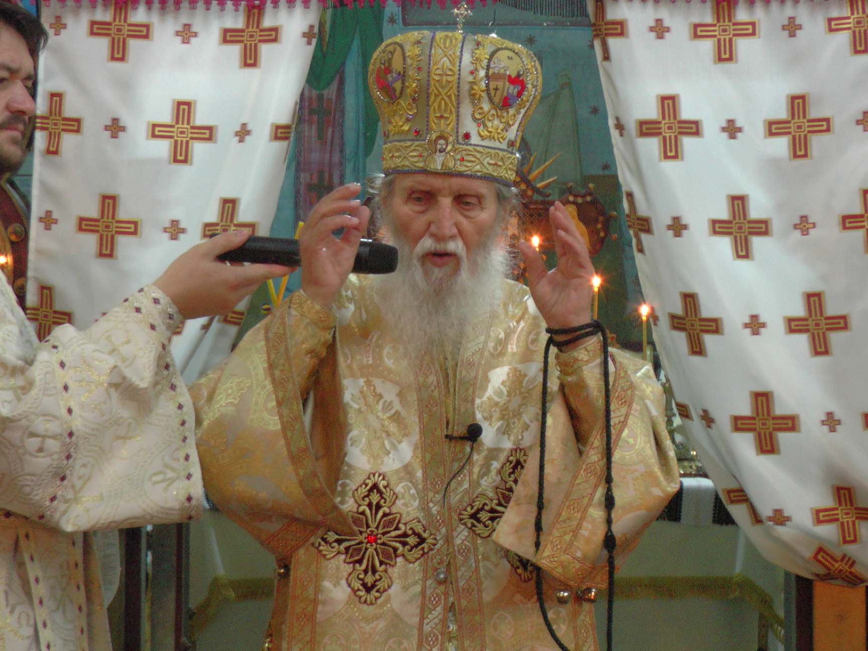 120 de ani de la târnosirea bisericii din Cacica, sărbătoriţi prin Liturghie arhierească