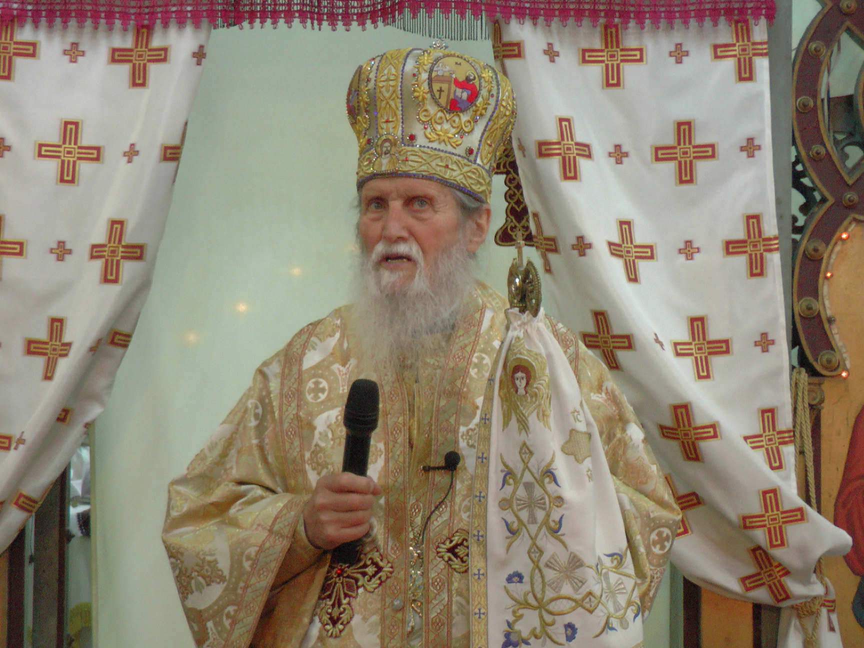 120 de ani de la târnosirea bisericii din Cacica, sărbătoriţi prin Liturghie arhierească