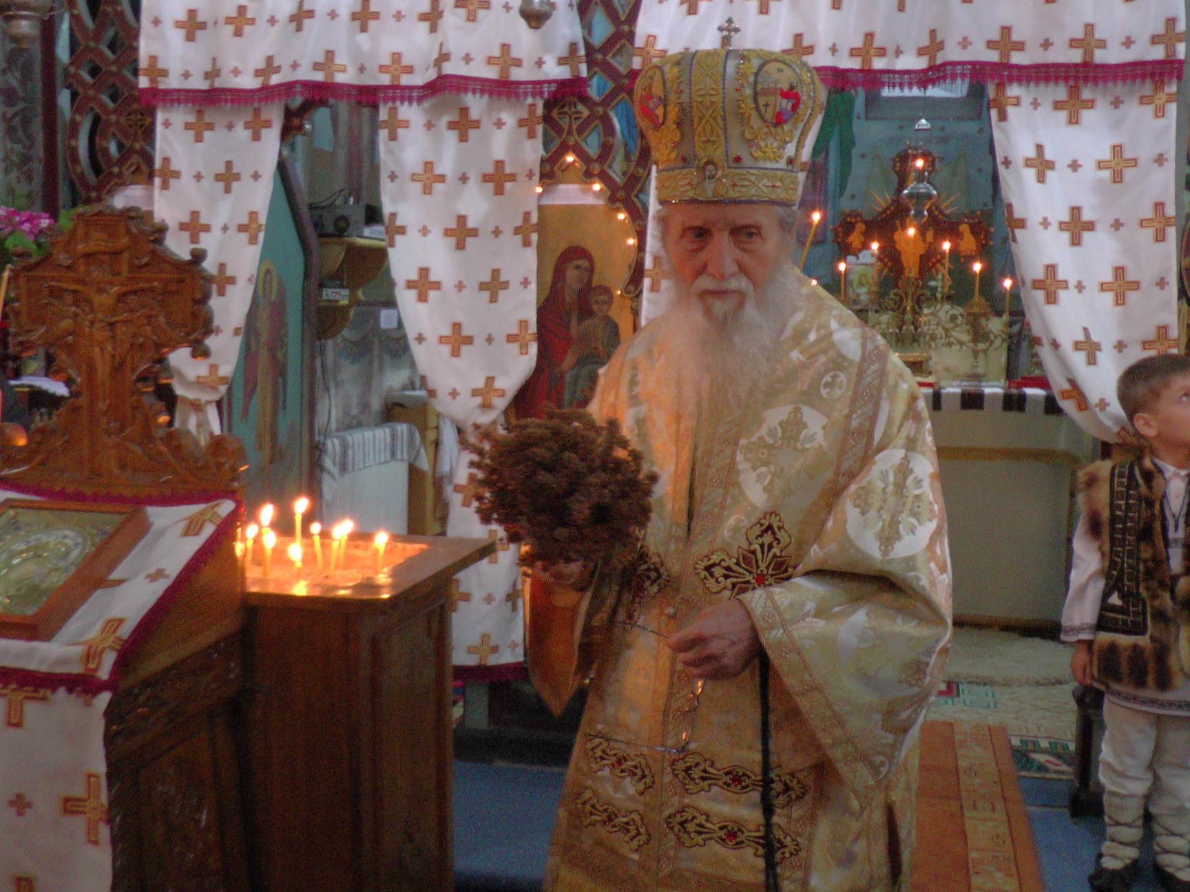 120 de ani de la târnosirea bisericii din Cacica, sărbătoriţi prin Liturghie arhierească