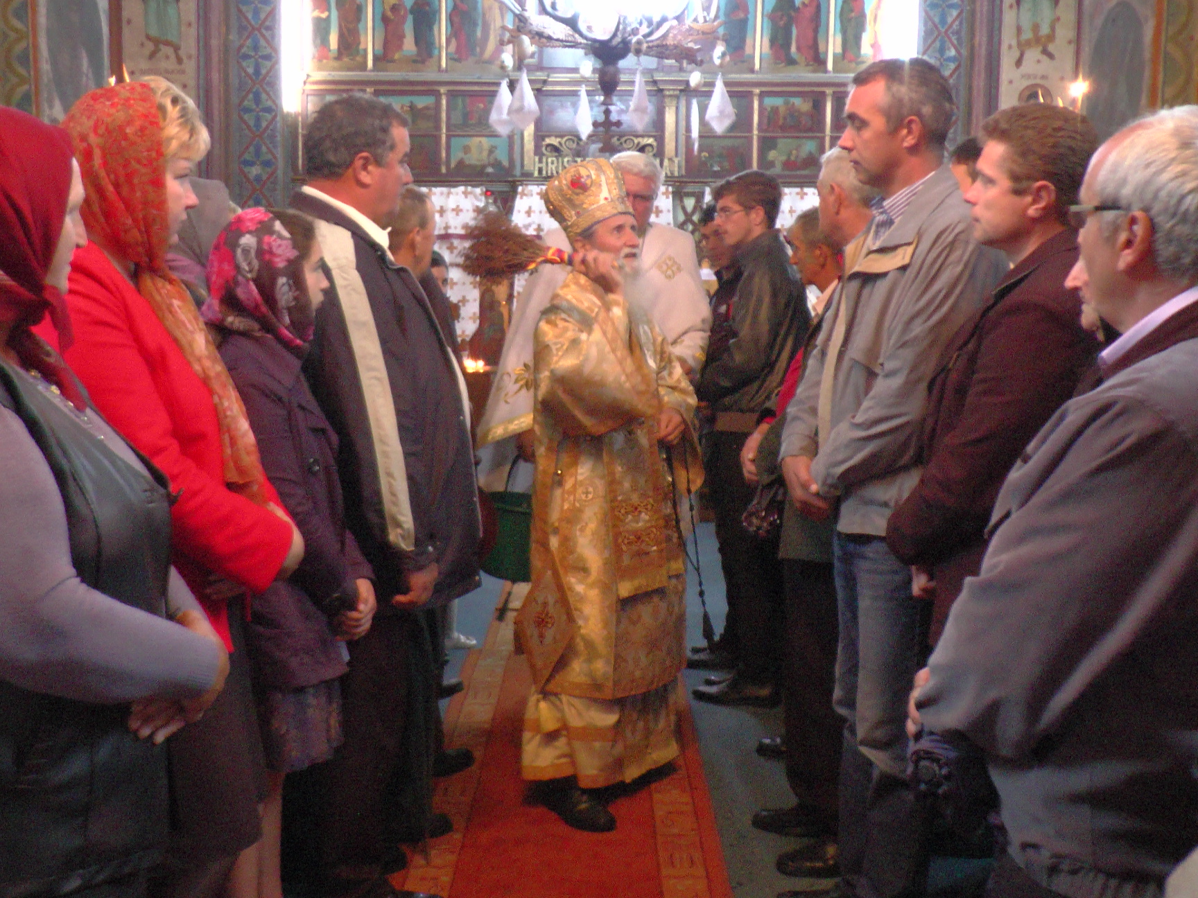 120 de ani de la târnosirea bisericii din Cacica, sărbătoriţi prin Liturghie arhierească