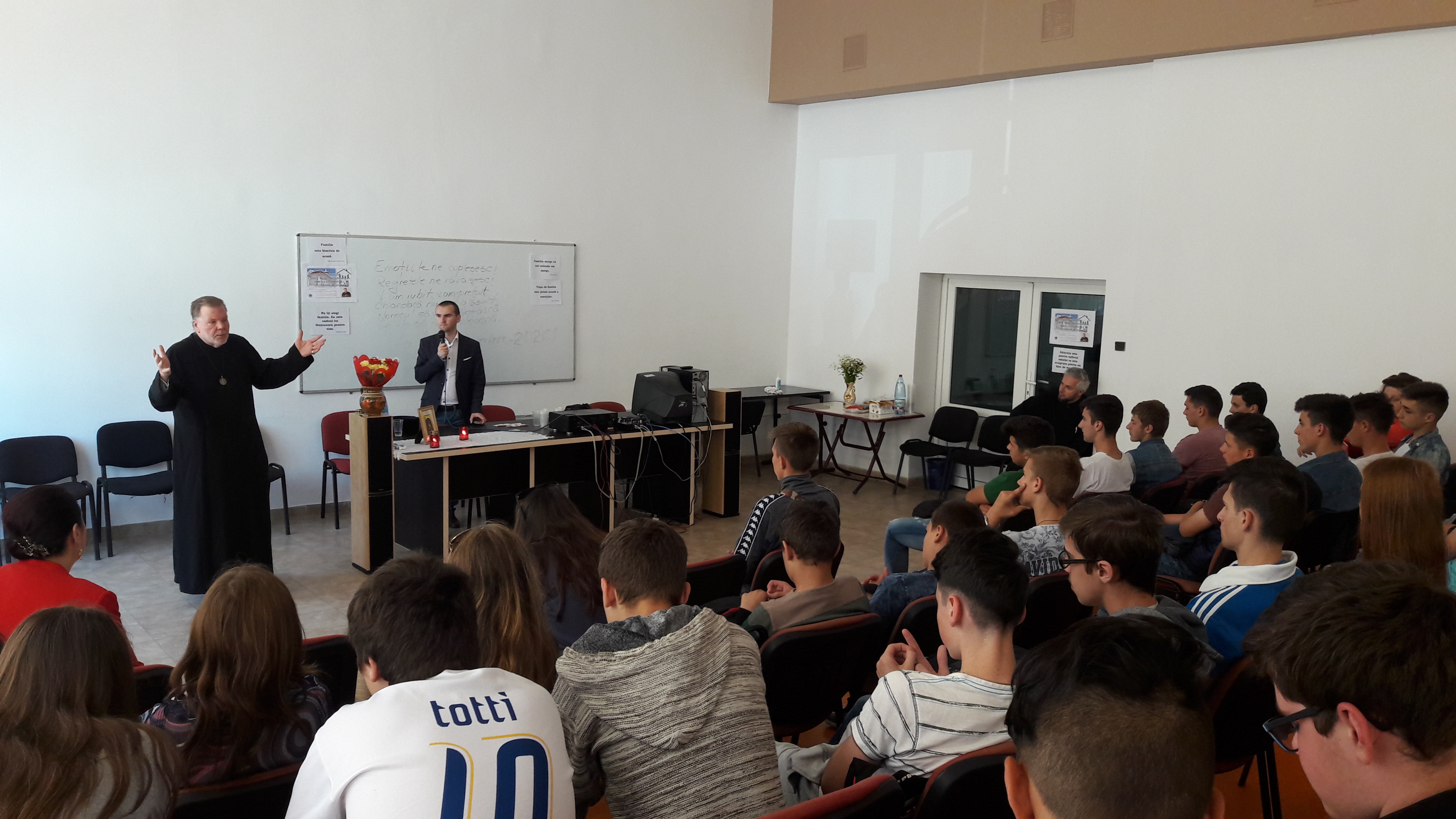 Conferinţă despre valorile familiei, la Colegiul Tehnic „Mihail Sturdza“ din Iaşi
