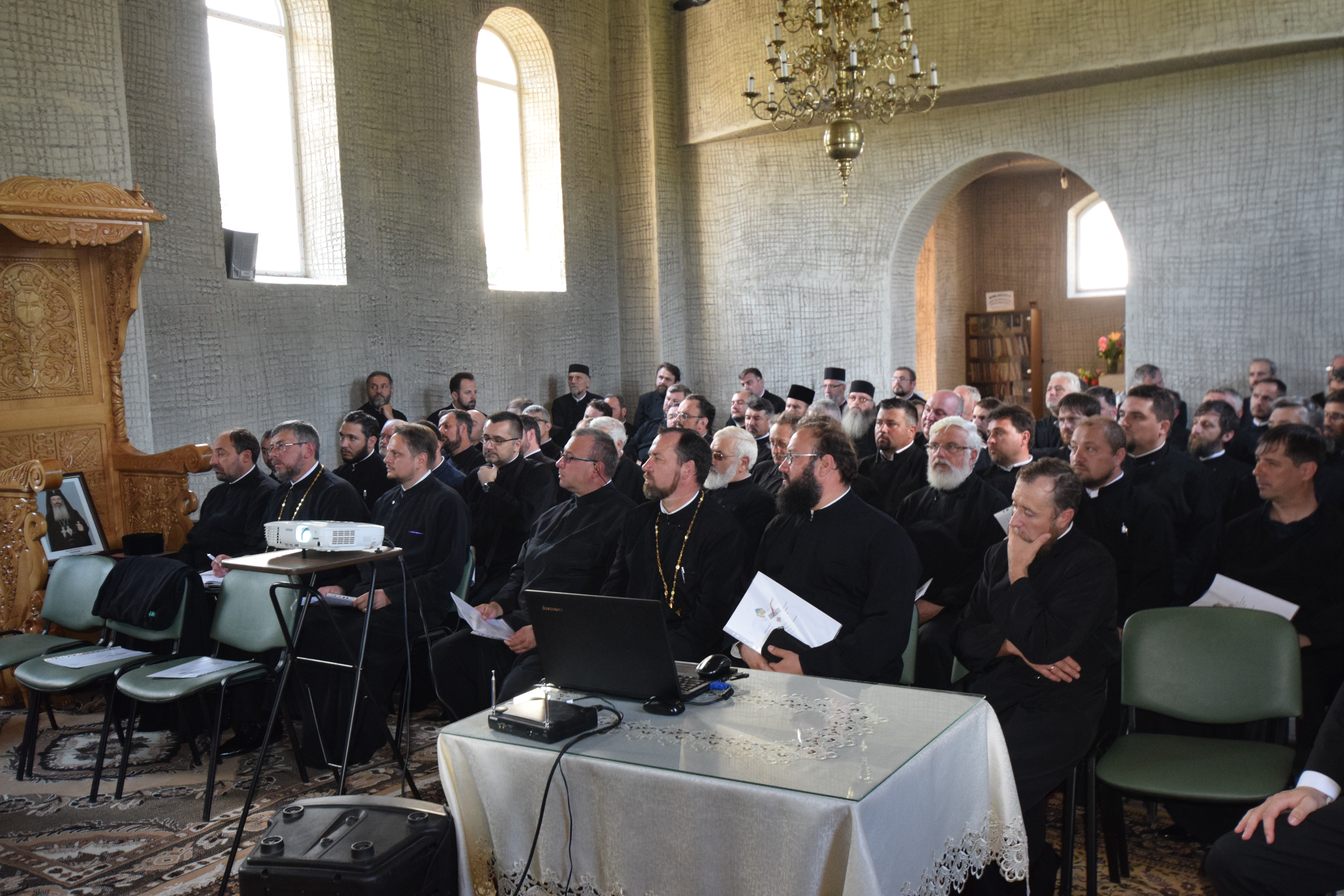 Preoții din Protopopiatul Târgu Neamț, reuniți în conferință semestrială Preoții din Protopopiatul Târgu Neamț, reuniți în conferință semestrială