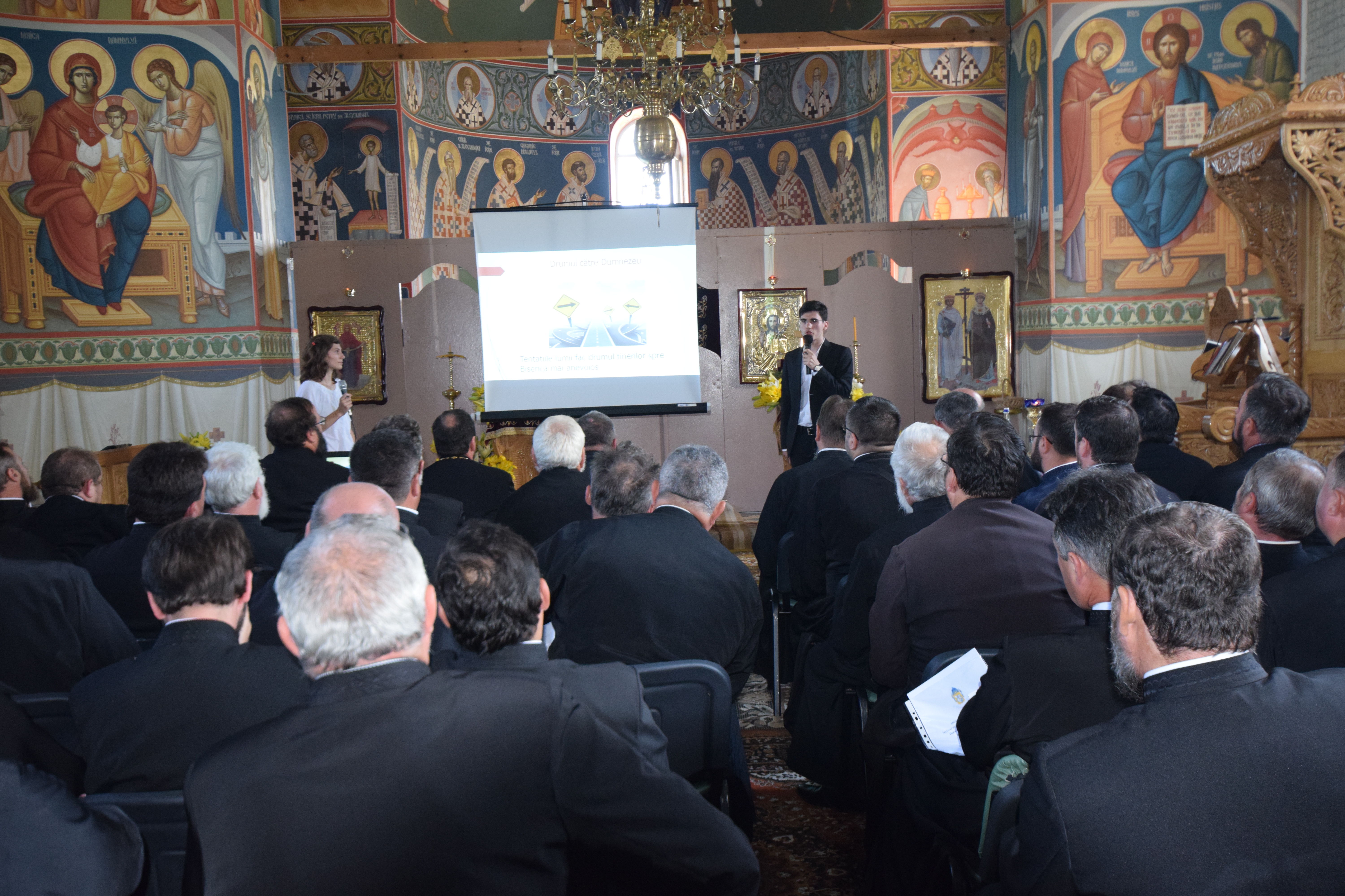 Preoții din Protopopiatul Târgu Neamț, reuniți în conferință semestrială Preoții din Protopopiatul Târgu Neamț, reuniți în conferință semestrială