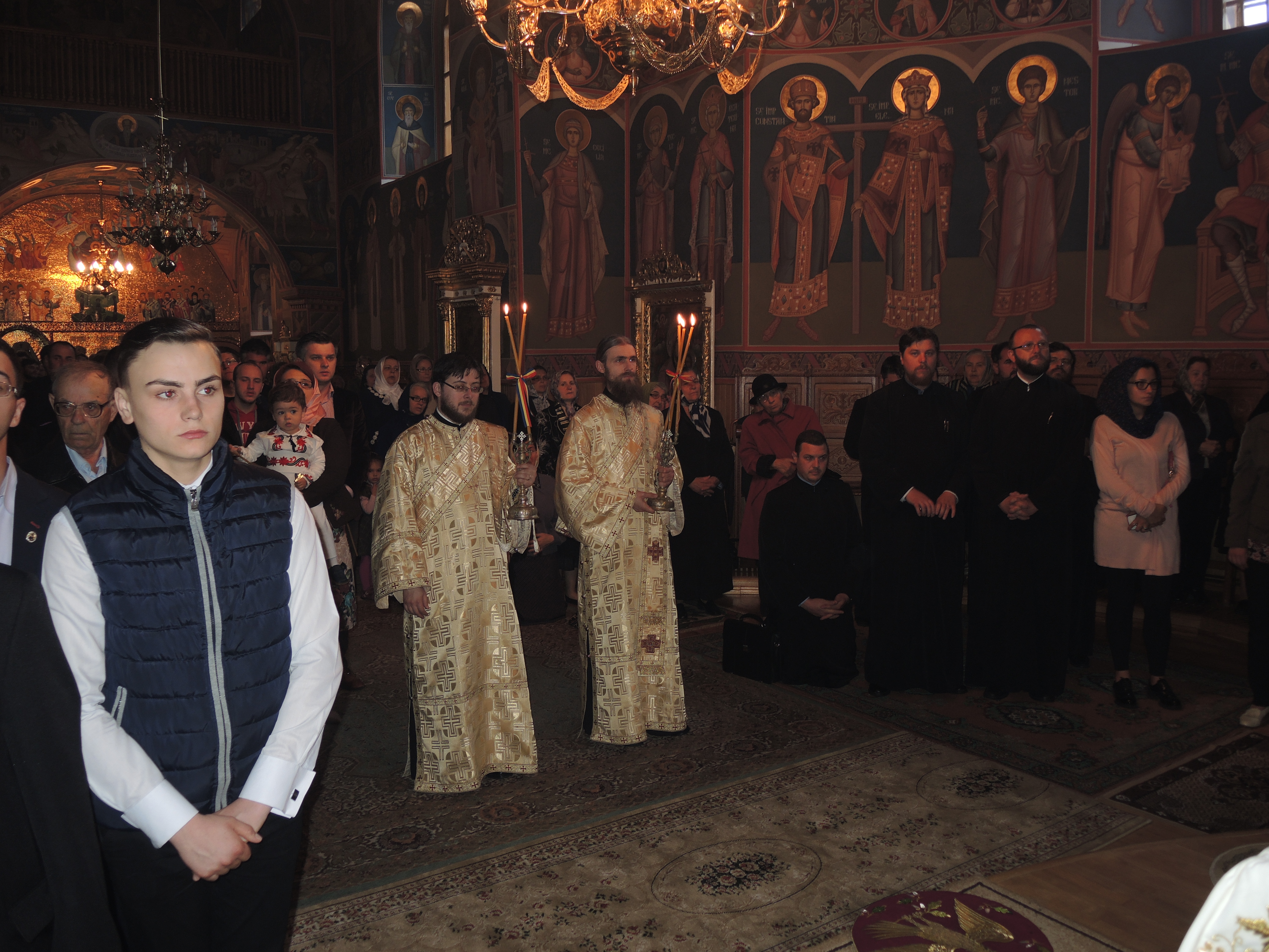 Preoții botoșăneni, îndemnați să desfășoare activități cu tinerii