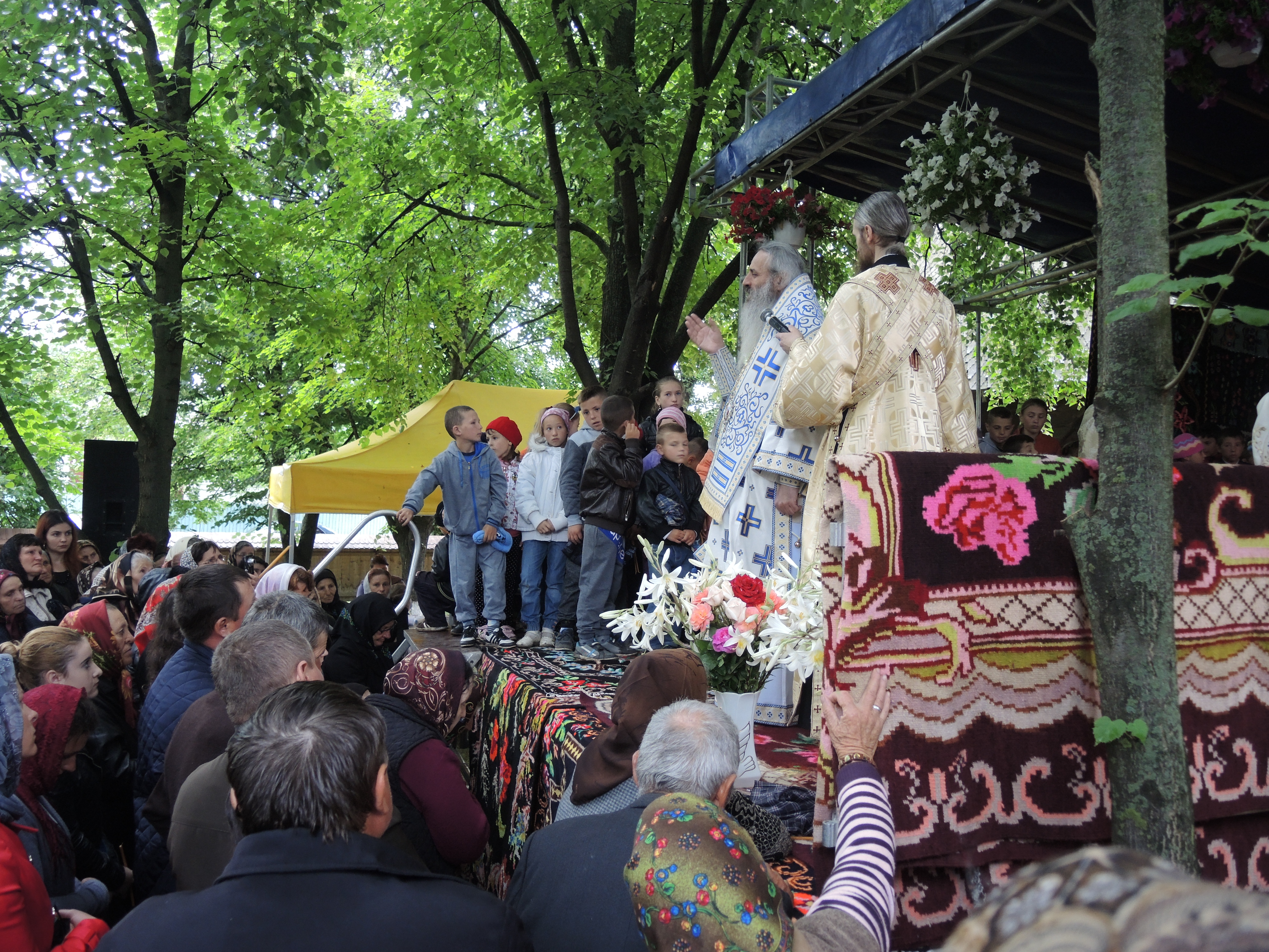 Preoții din Protopopiatul Săveni au dezbătut tema „Preotul şi tânărul împreună pe drumul către Dumnezeu“ Preoții din Protopopiatul Săveni au dezbătut tema „Preotul şi tânărul împreună pe drumul către Dumnezeu“