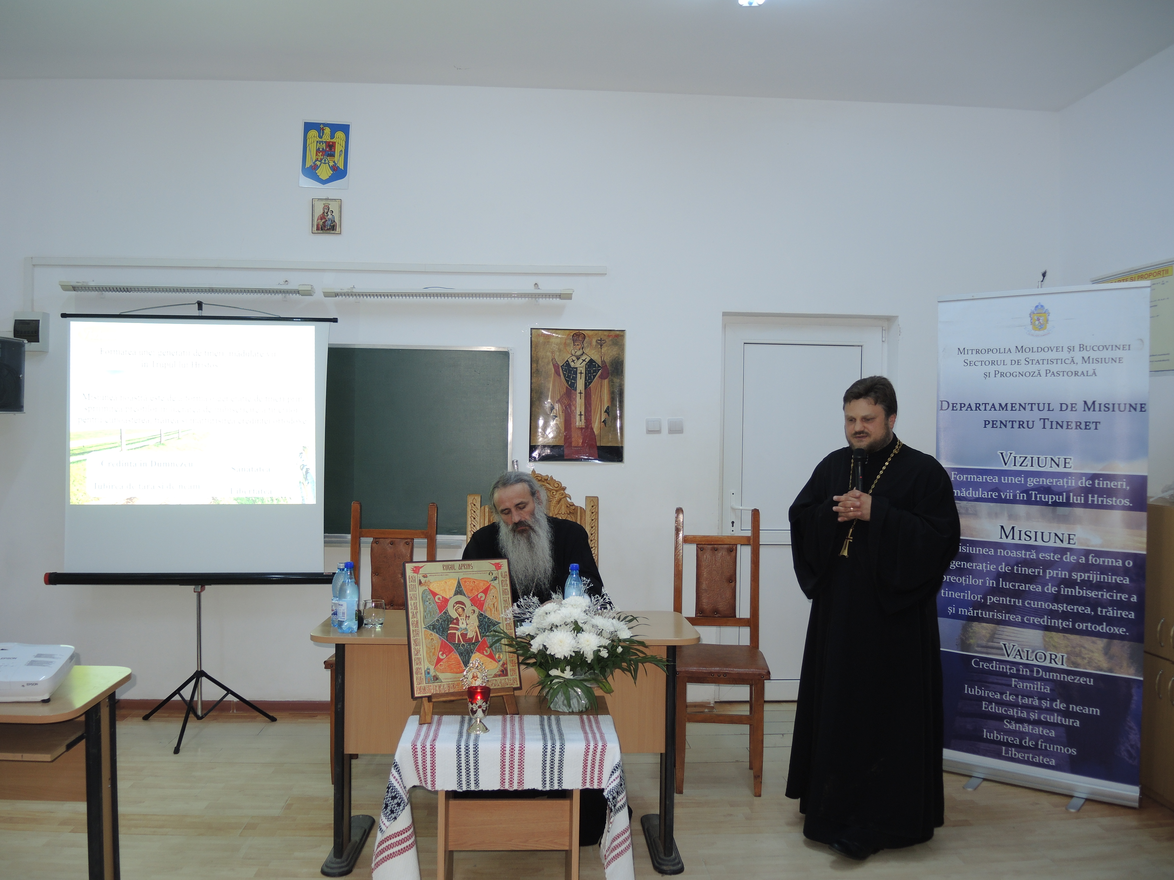 Preoții din Protopopiatul Săveni au dezbătut tema „Preotul şi tânărul împreună pe drumul către Dumnezeu“ Preoții din Protopopiatul Săveni au dezbătut tema „Preotul şi tânărul împreună pe drumul către Dumnezeu“