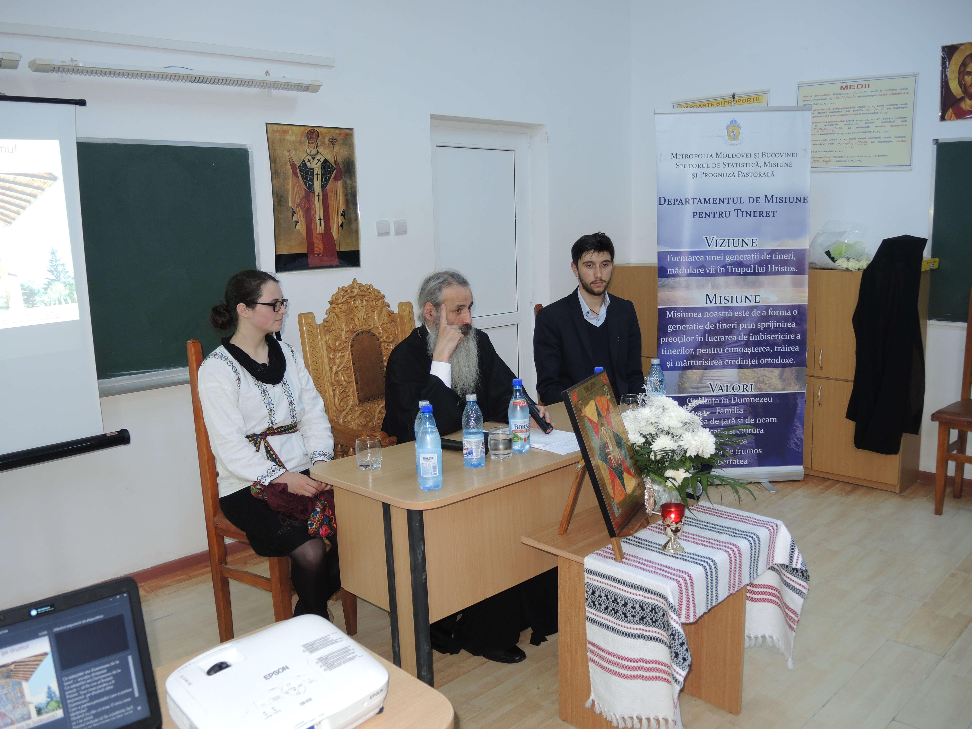 Preoții din Protopopiatul Săveni au dezbătut tema „Preotul şi tânărul împreună pe drumul către Dumnezeu“ Preoții din Protopopiatul Săveni au dezbătut tema „Preotul şi tânărul împreună pe drumul către Dumnezeu“