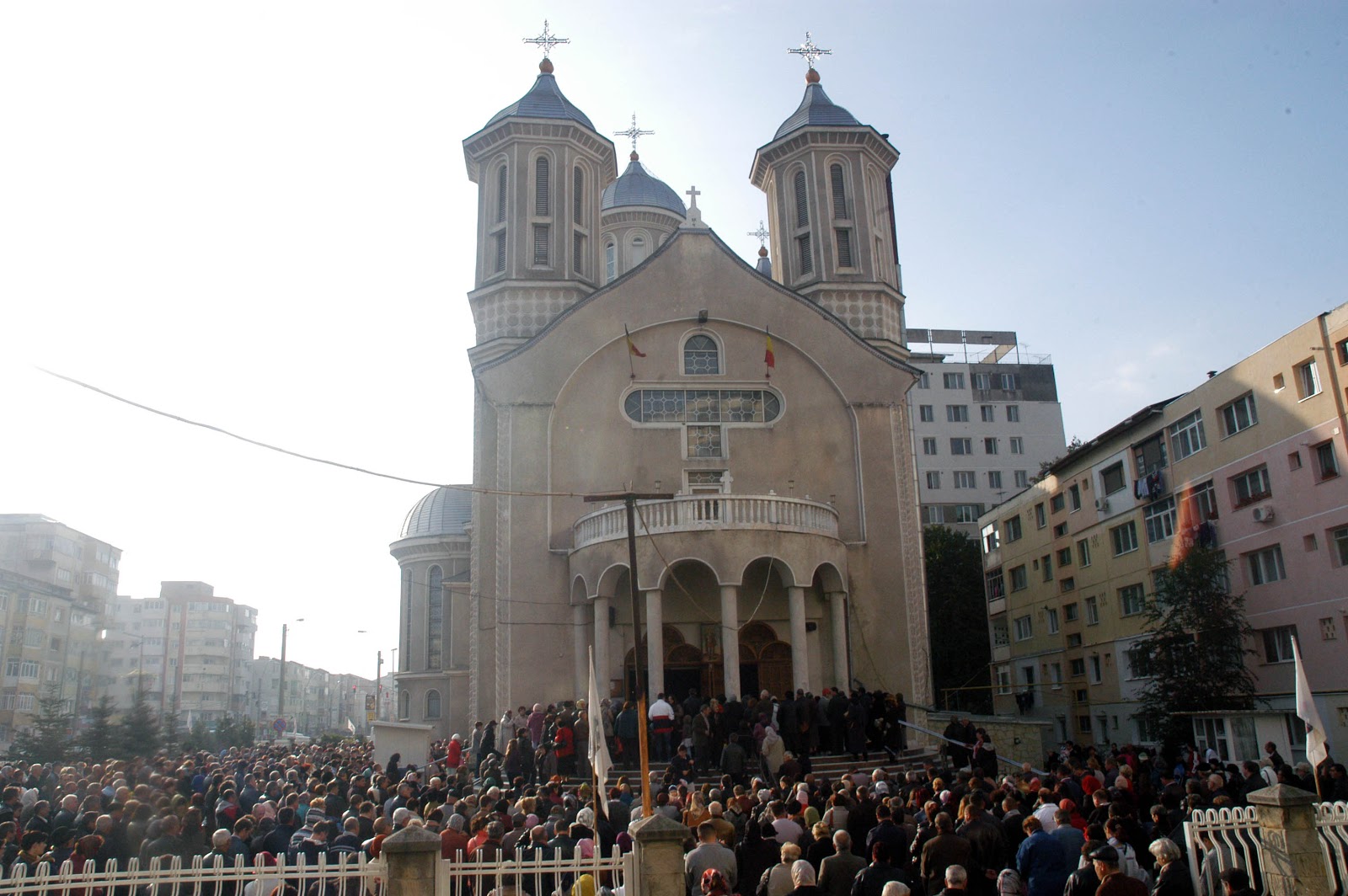 Slujitori ai sfintelor altare, cetăţeni de onoare ai municipiului Bacău Slujitori ai sfintelor altare, cetăţeni de onoare ai municipiului Bacău