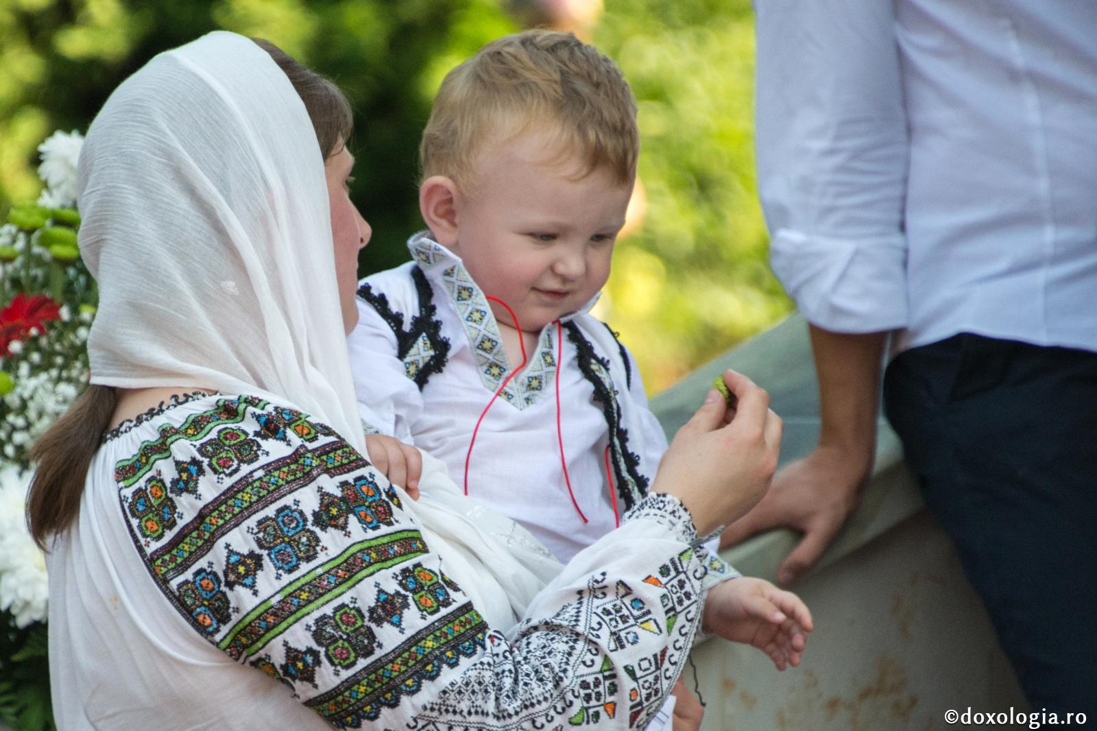 Căutați mai mult decât orice mântuirea copiilor voștri!
