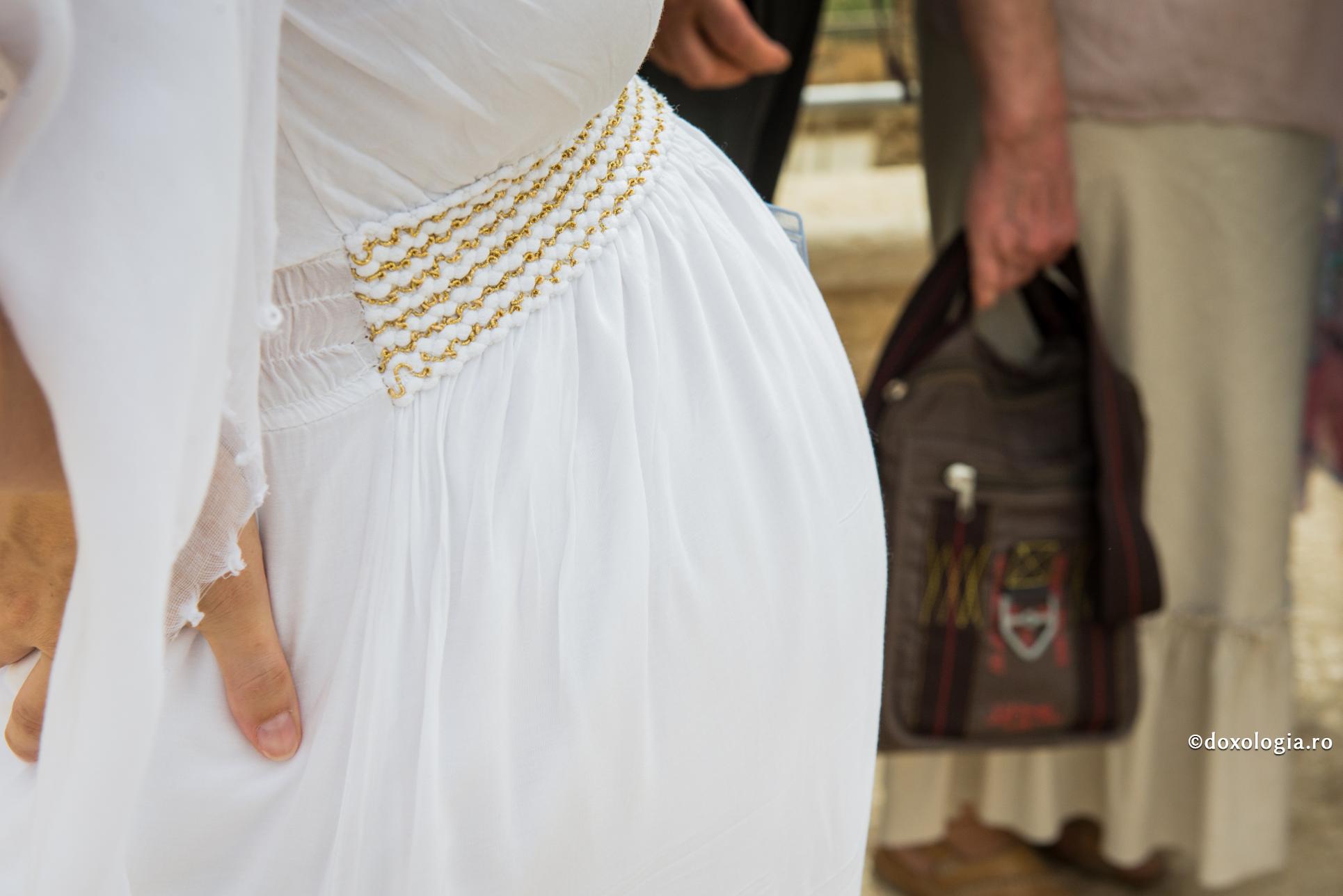 Legătura sacră dintre copil și mamă / Foto: Oana Nechifor femeie însărcinată